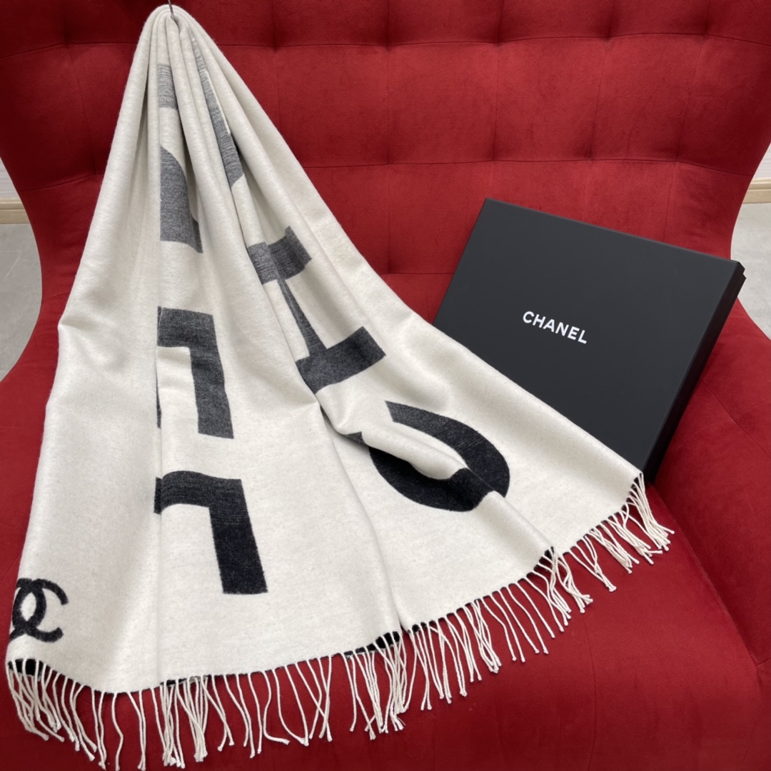 𝐂𝐡𝐚𝐧𝐞𝐥 shawl scarf 🧣 dual-use 53% cashmere ➕ 47% wool