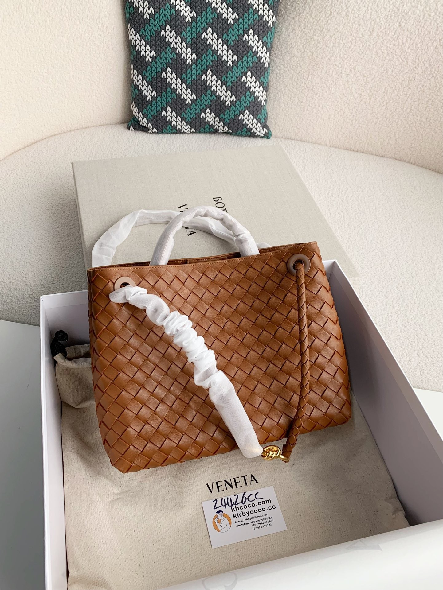 BOTTECA VENETA Knit handbags Size：32*24*12cm