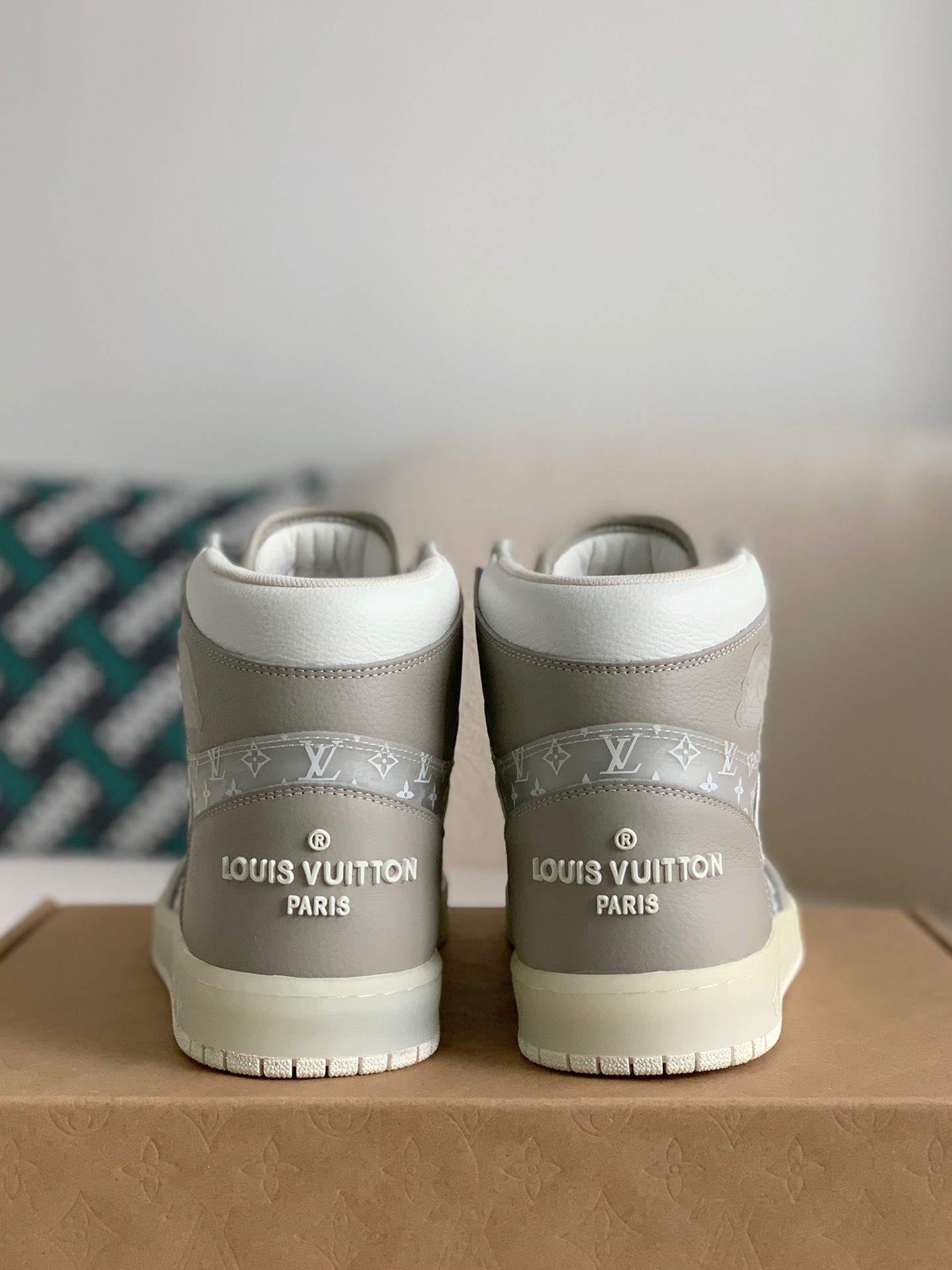 Louis Vuitton x Nike Air Jorda 1 High AJ1 Sneakers