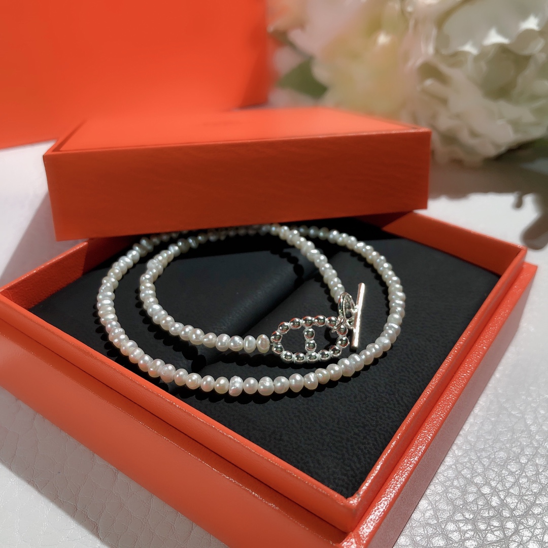 Hermes necklace