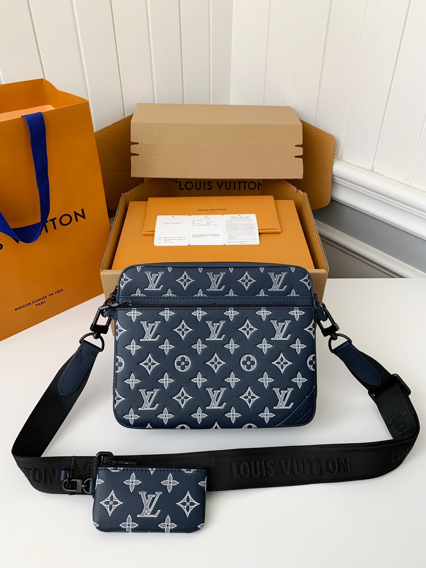 Louis Vuitton The new TRIO Postman Pack M24753 Size： 25*18.5*7cm