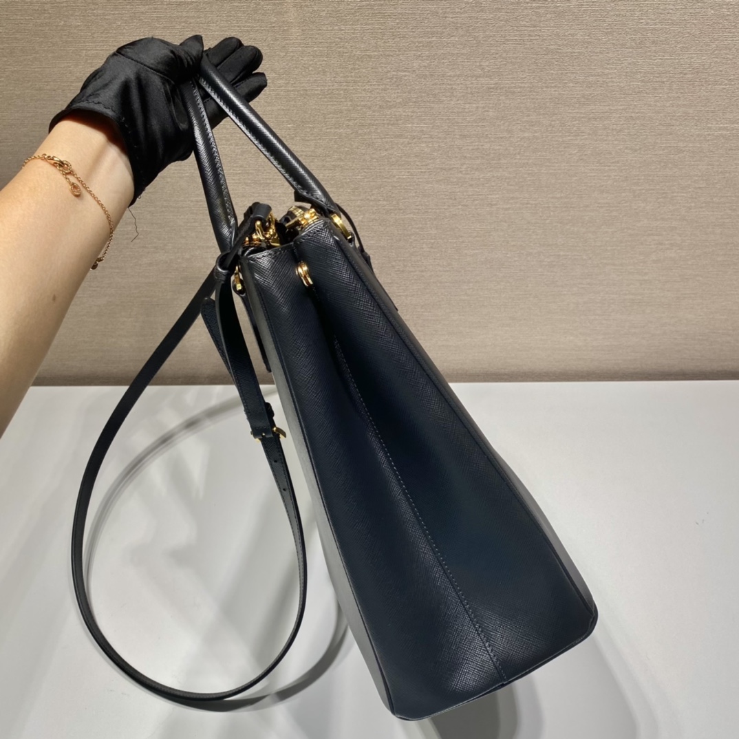𝐏𝐑𝐀𝐃𝐀 New Model 1BA304
