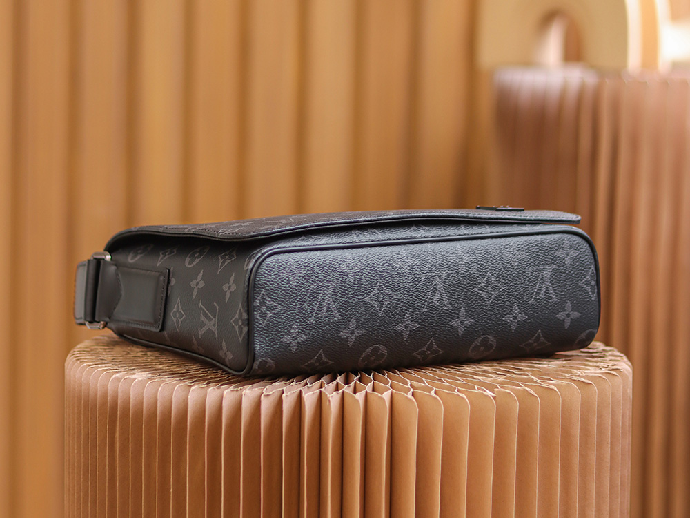 Louis Vuitton 𝐃𝐈𝐒𝐓𝐑𝐈𝐂𝐓 shoulder bag M44000 yy#850