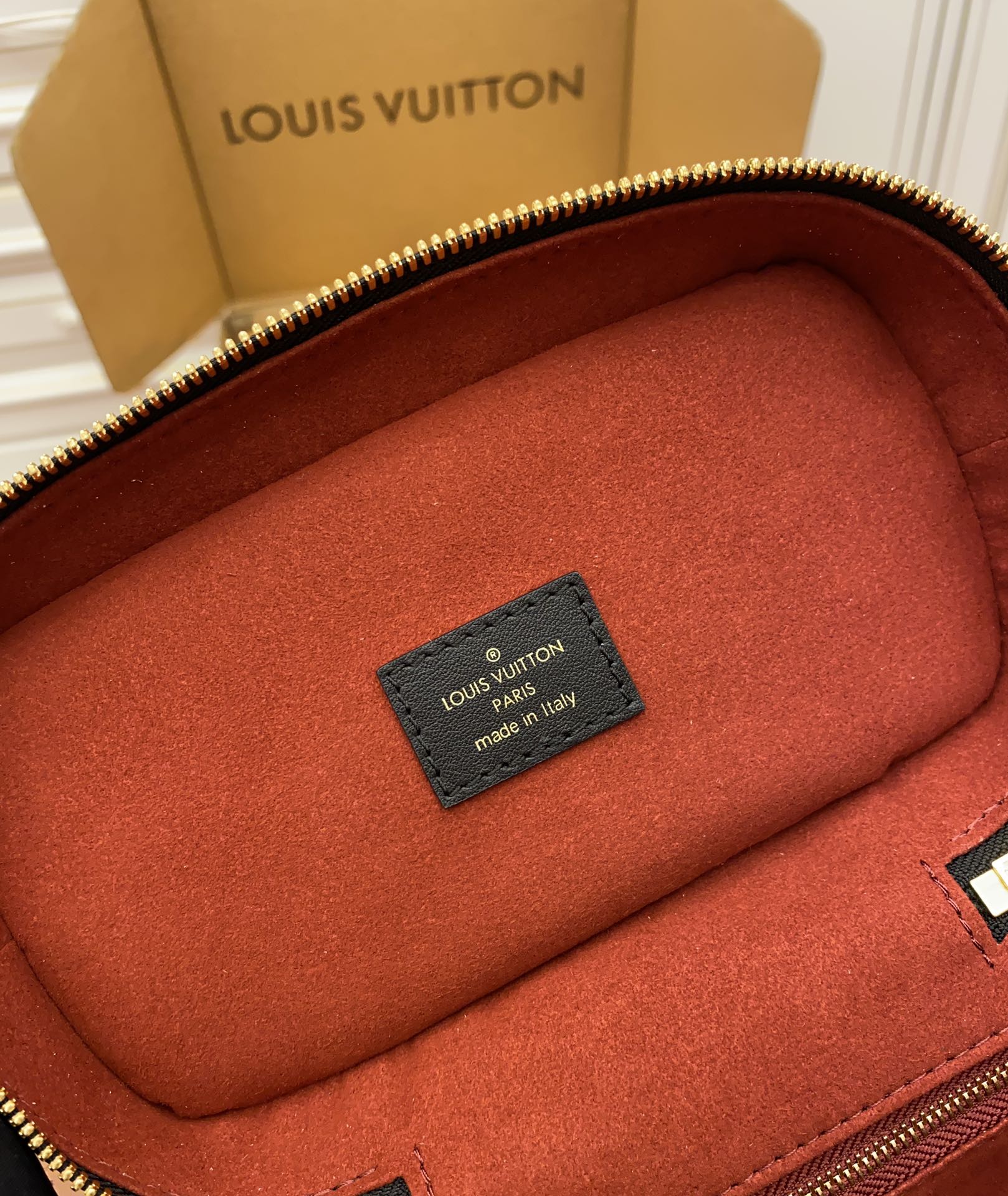 Louis Vuitton M45780leather is genuine OEM Italian A-grade leather