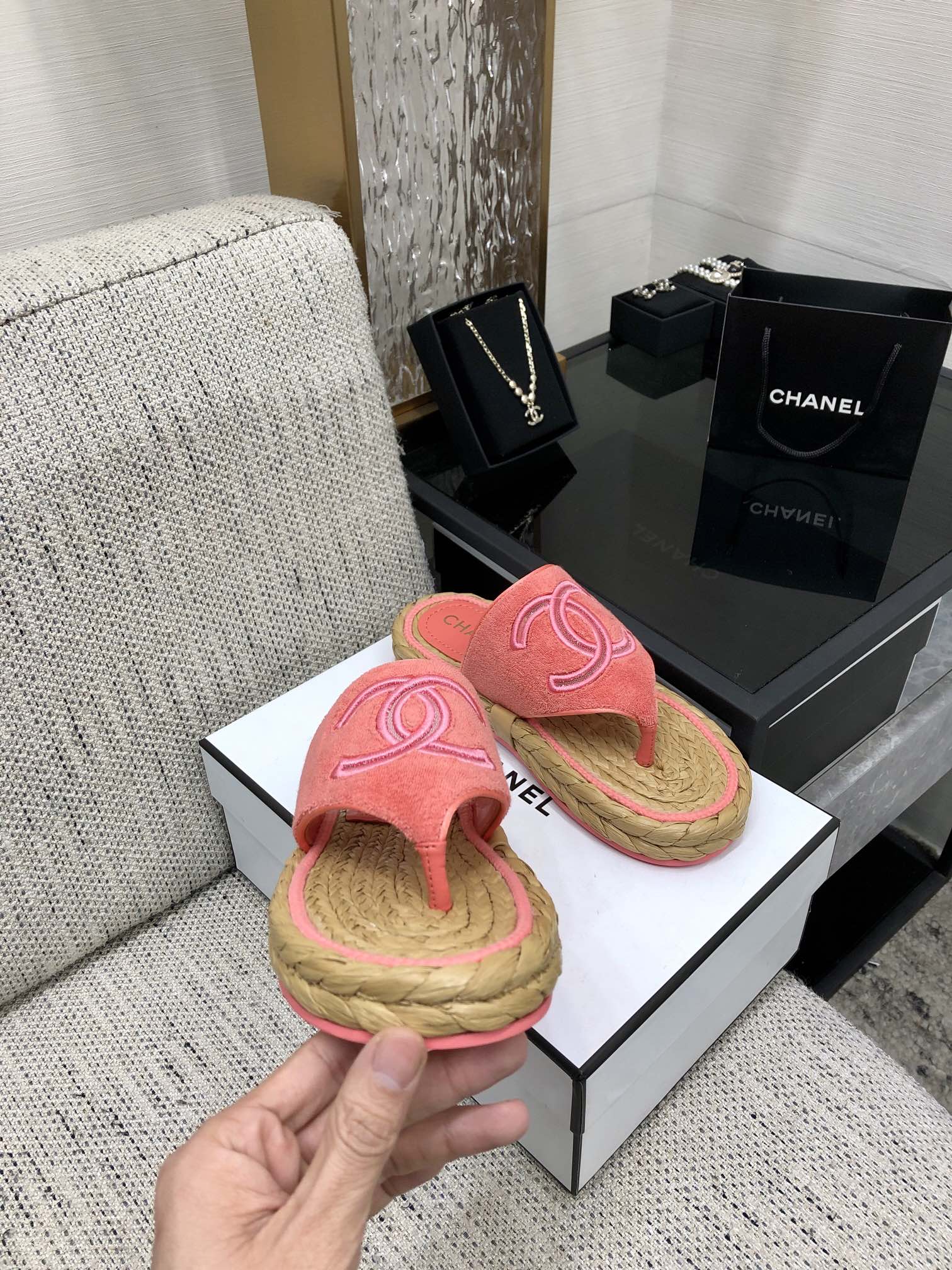 CHANEL 2022 knitted flip-flops fashionable and versatile series Imported custom towel fabric