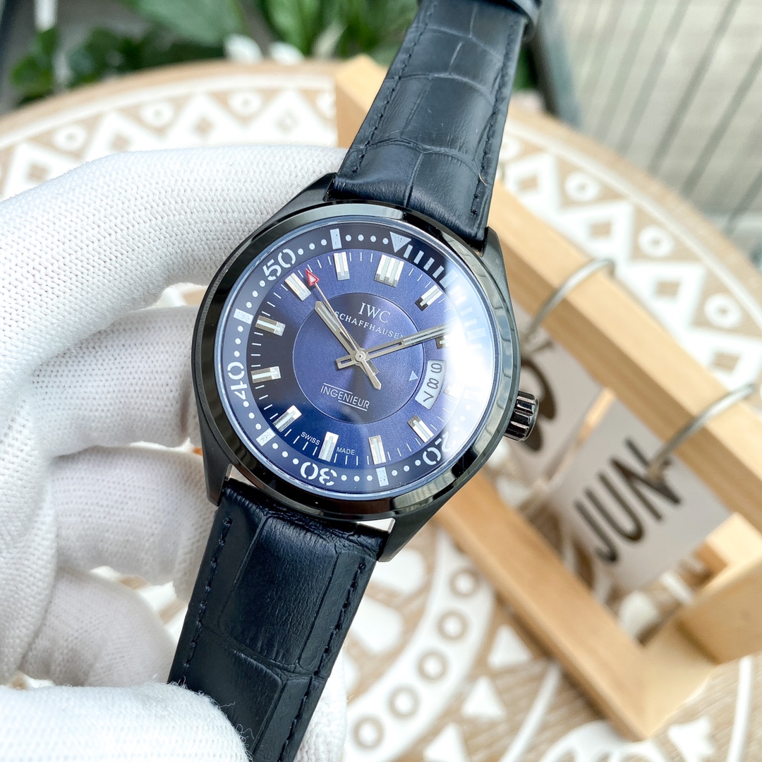 IWC- Fine men's watches Fully automatic mechanical movement, top 316 steel case and strap