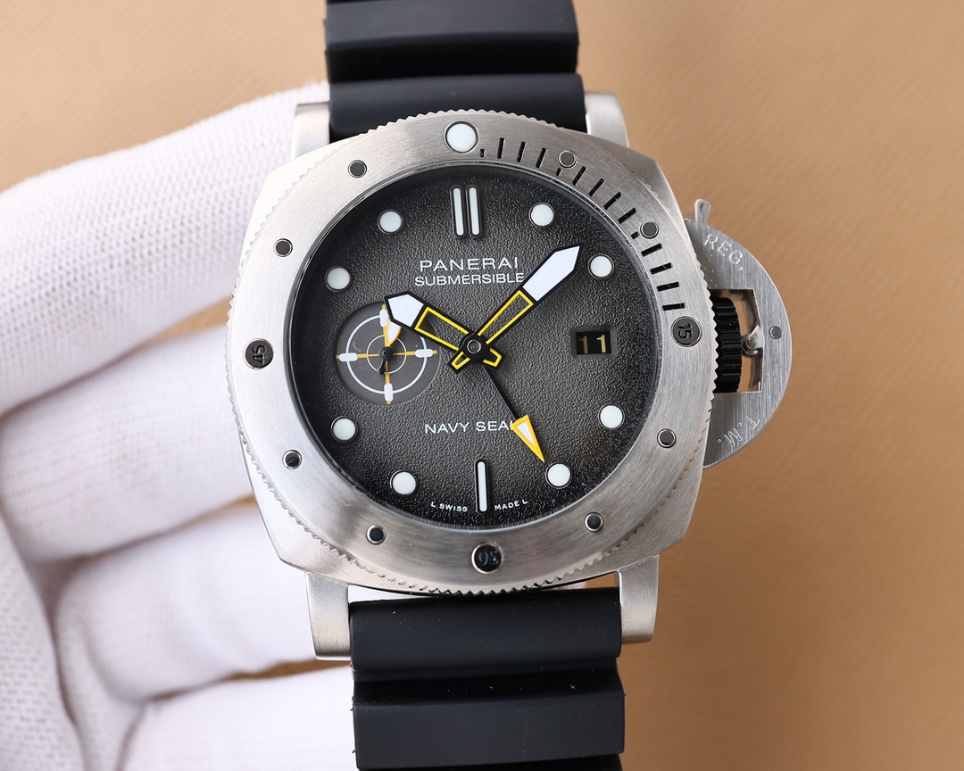 Panerai- SUBMERSIBLE Stealth Series