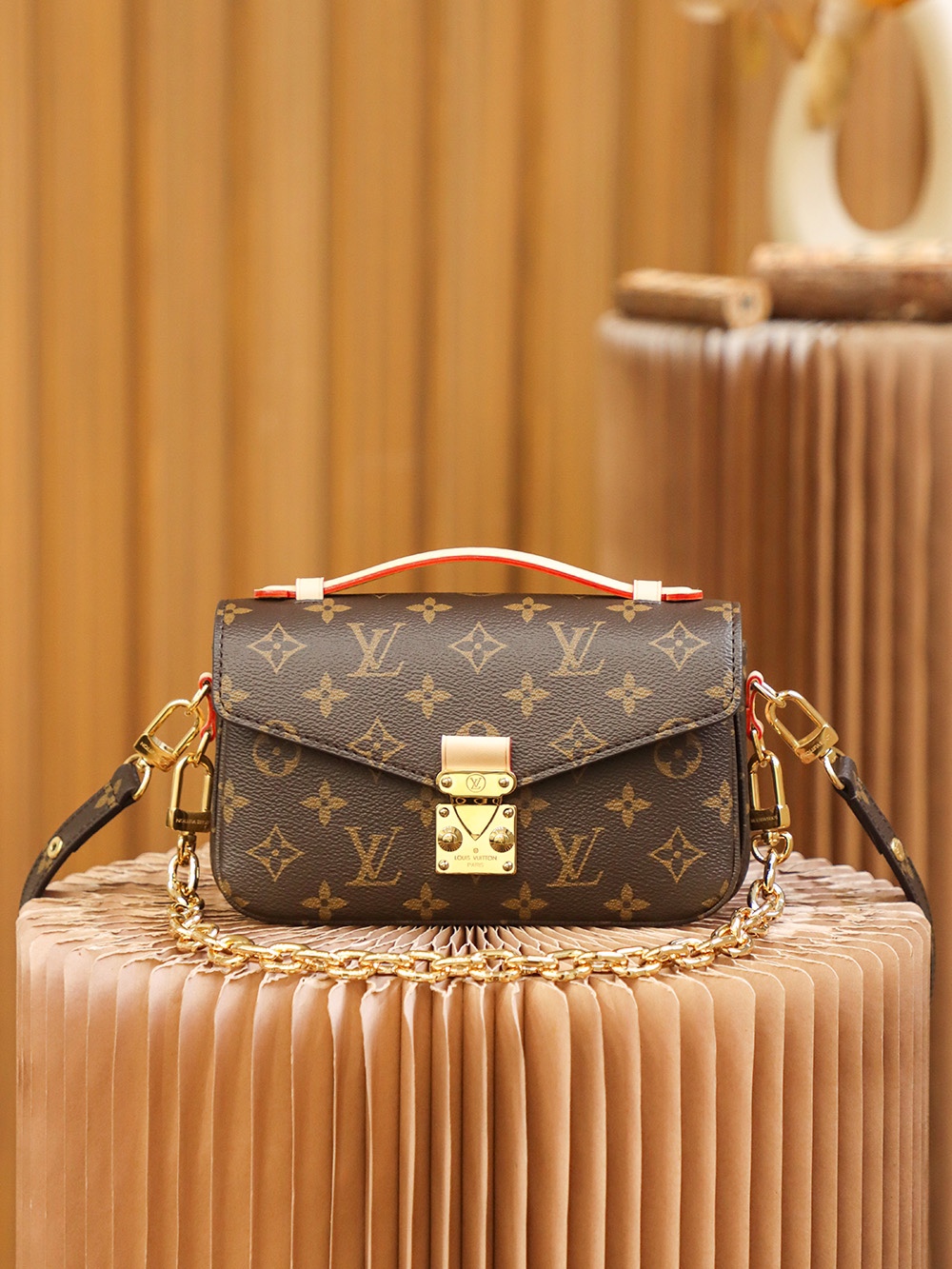 Louis Vuitton 𝐋𝐎𝐎𝐏 𝐇𝐎𝐁𝐎 catwalk style #M46311#mini postman