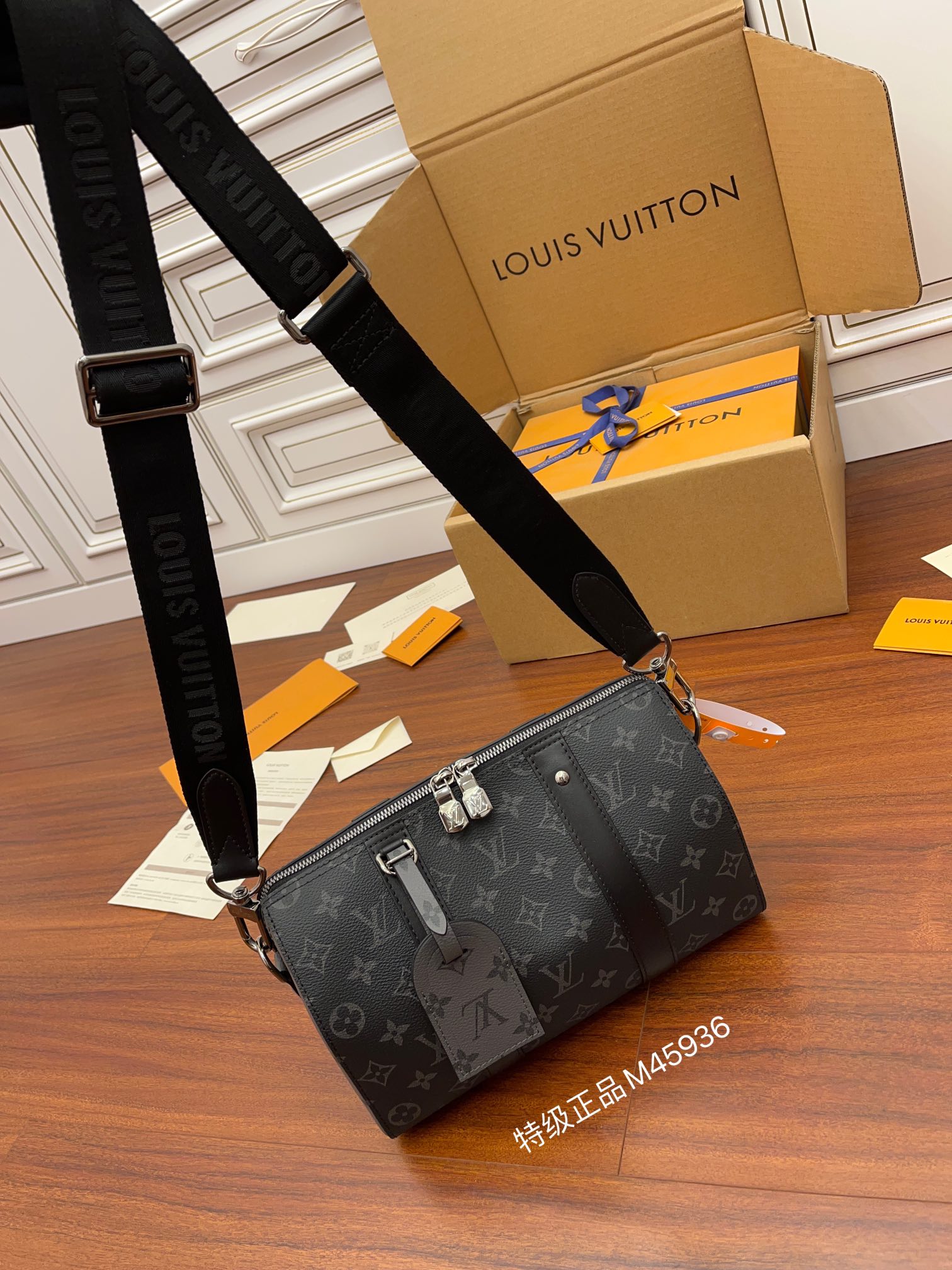 Louis Vuitton M45936