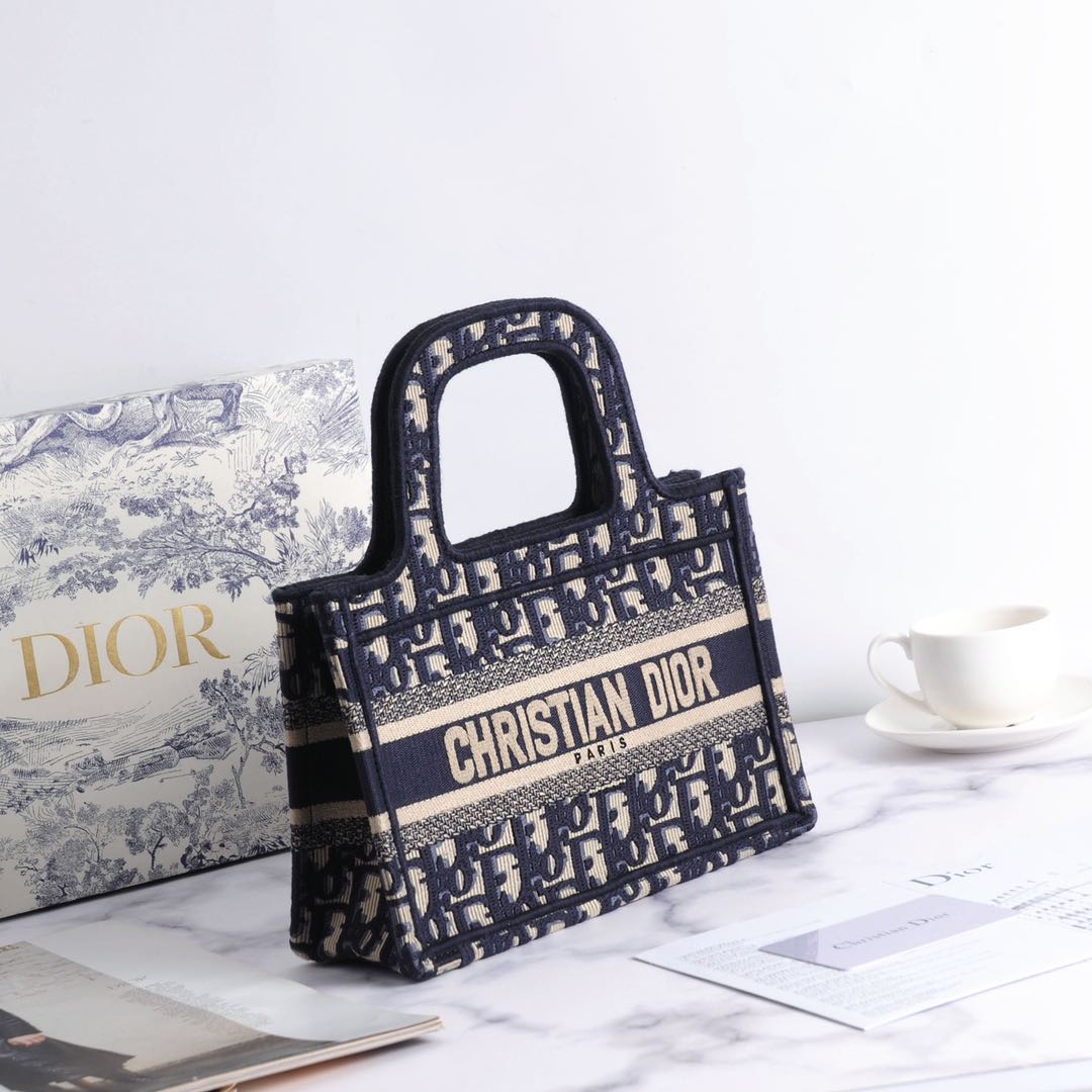 Blue ♥ Mini [Dio.r Mini Book Tote].