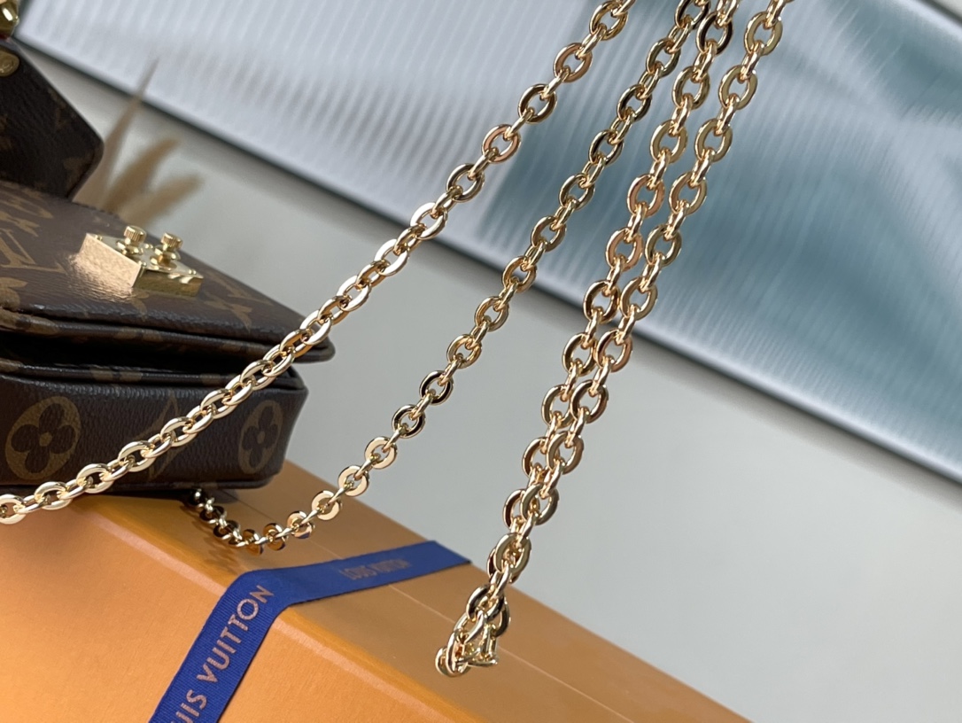 𝐋𝐎𝐔𝐈𝐒 𝐕𝐔𝐈𝐓𝐓𝐎𝐍      M81267