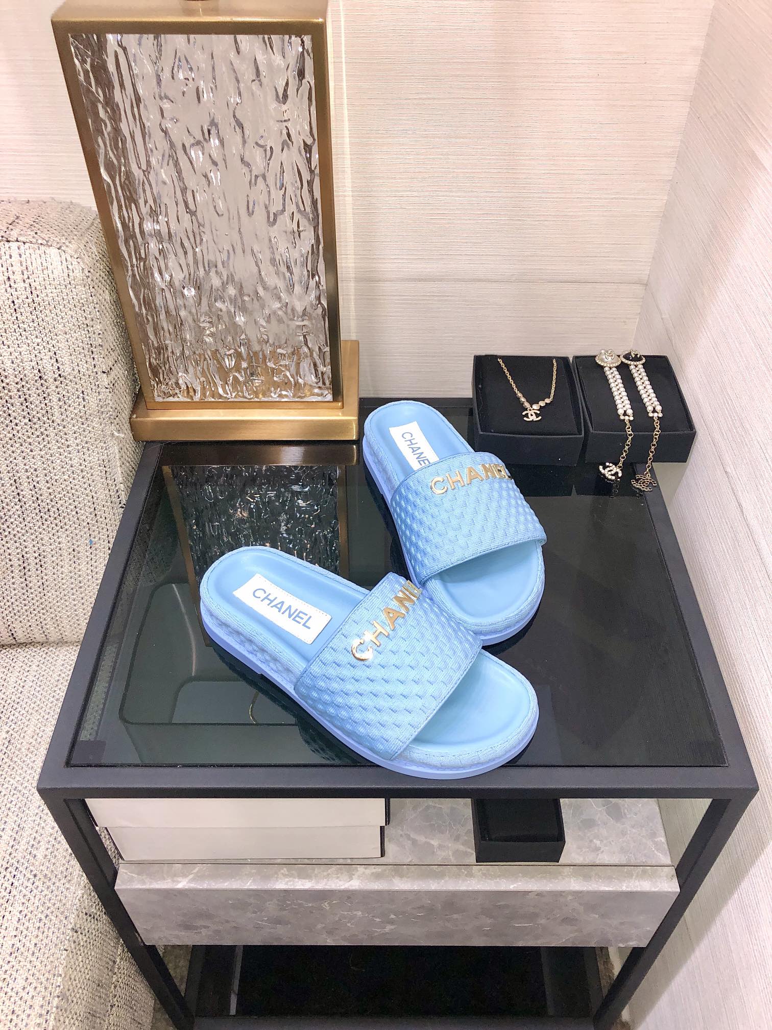 CHANEL 2022 early spring latest honey slippers fashion versatile series imported sheepskin cushioned feet