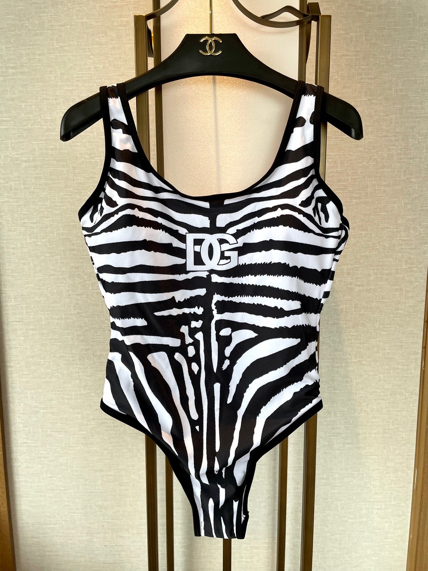 DG stripe new one-piece swimsuit