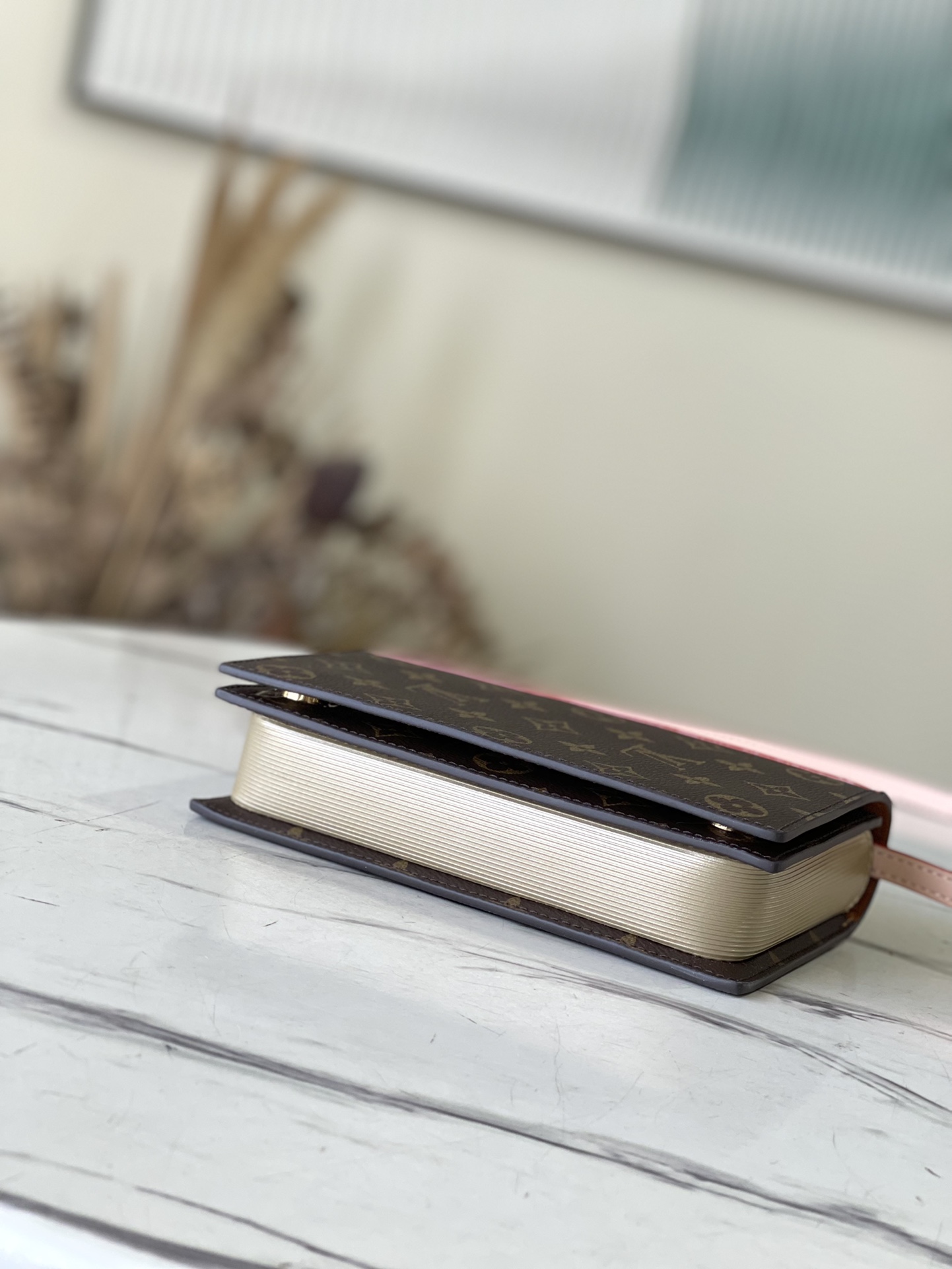 𝐋𝐎𝐔𝐈𝐒 𝐕𝐔𝐈𝐓𝐓𝐎𝐍   M81831