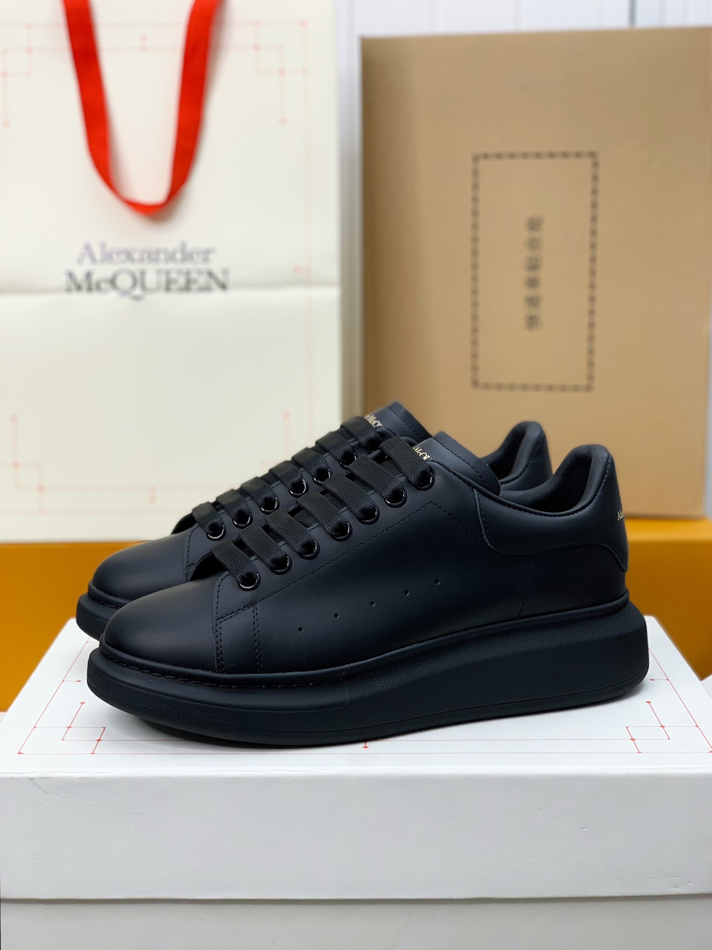 Alexander McQueen versatile Sneakers