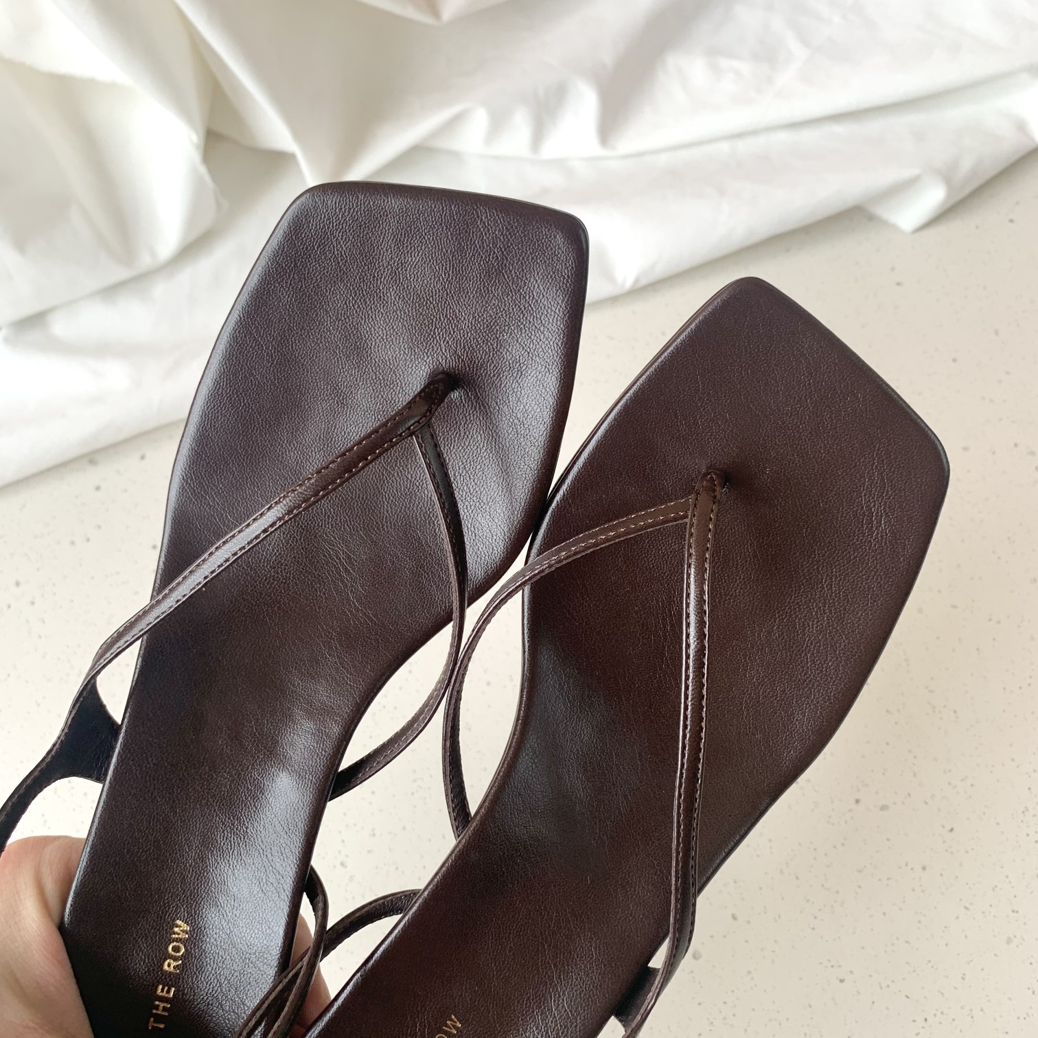 THE ROW | 𝟐𝟎𝟐𝟏/𝐒𝐒 𝐧𝐞𝐰 21/spring/summer clip-on sandals- Bespoke exclusive imported sheepskin