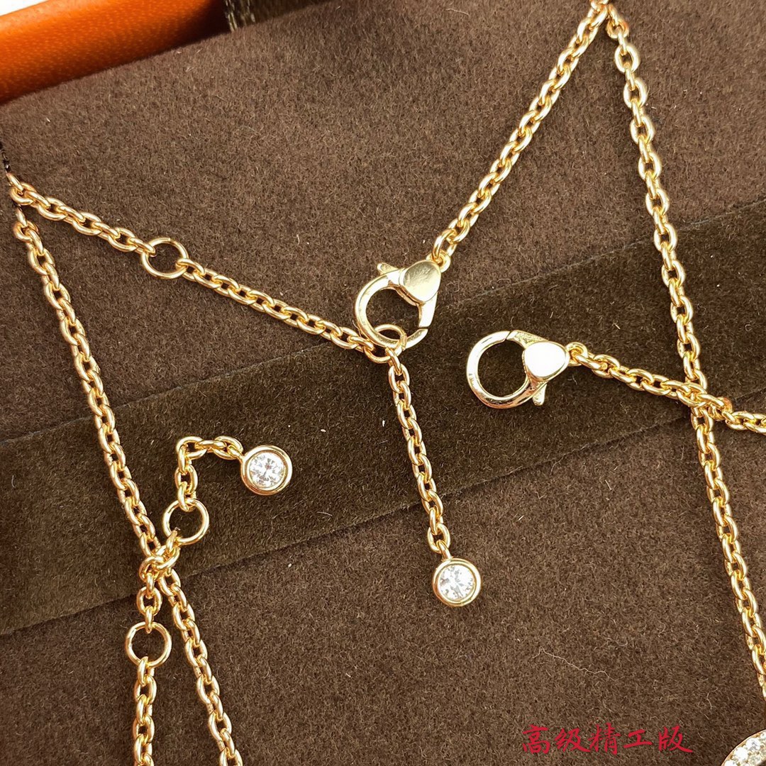 Hermes necklace