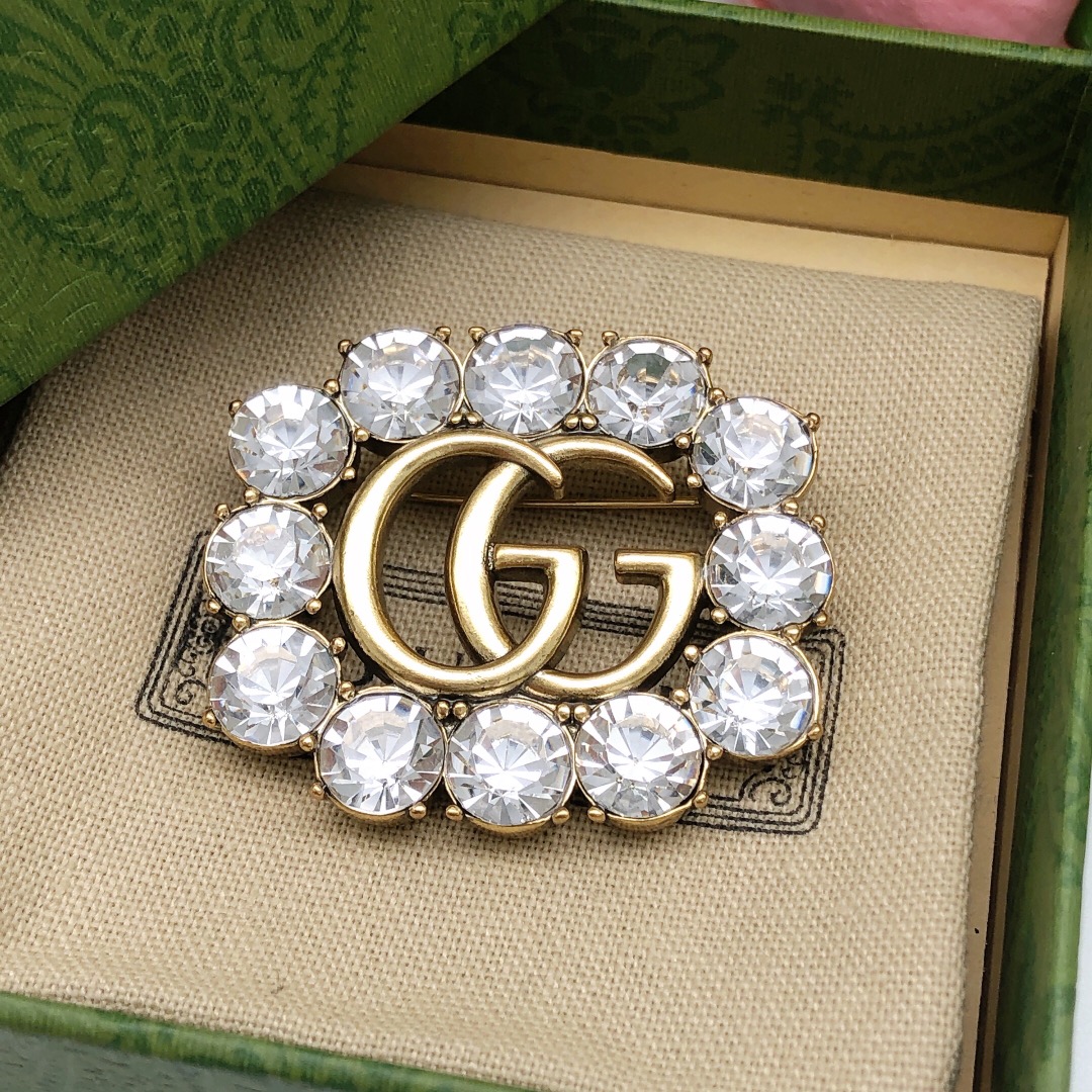 𝐆𝐮𝐜𝐜𝐢 New color diamond brooch