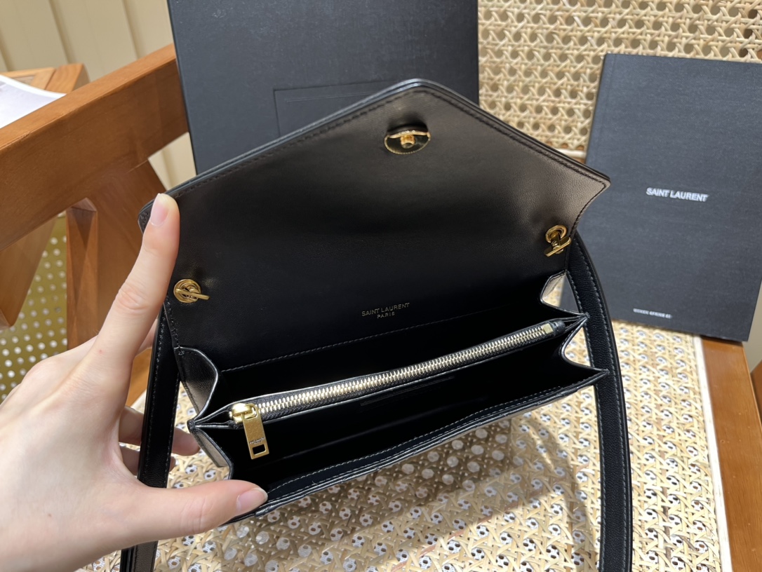 SAINT LAURENT 𝐆𝐚𝐛𝐲 𝐦𝐢𝐧𝐢 #685574.JD