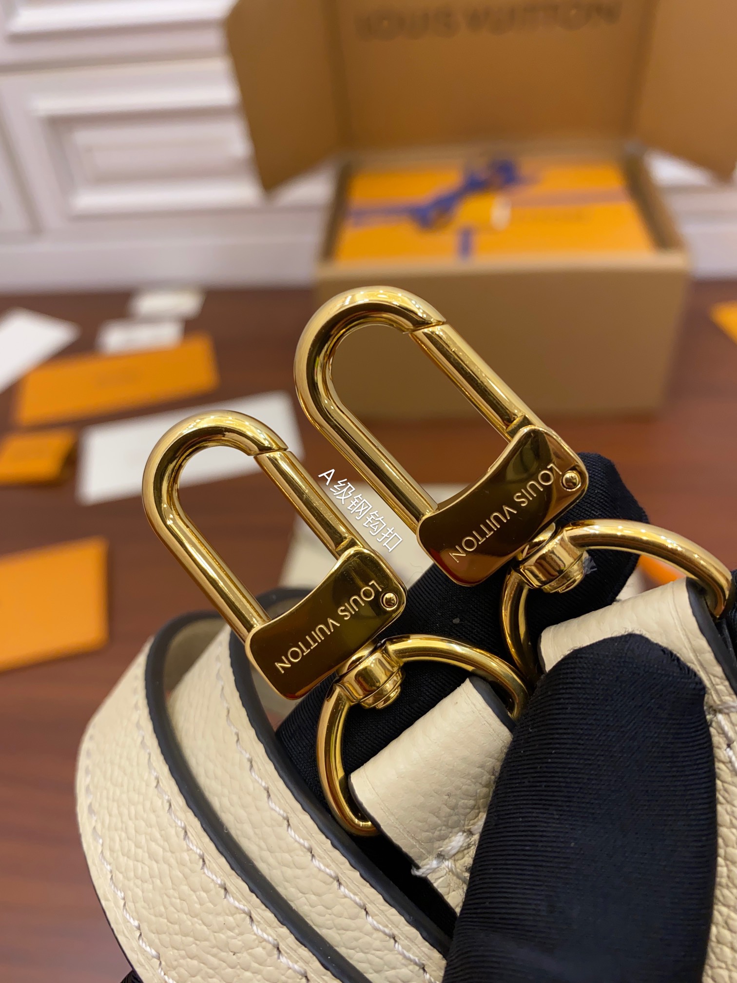 Louis Vuitton  M45596