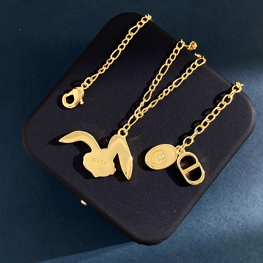Dior necklace