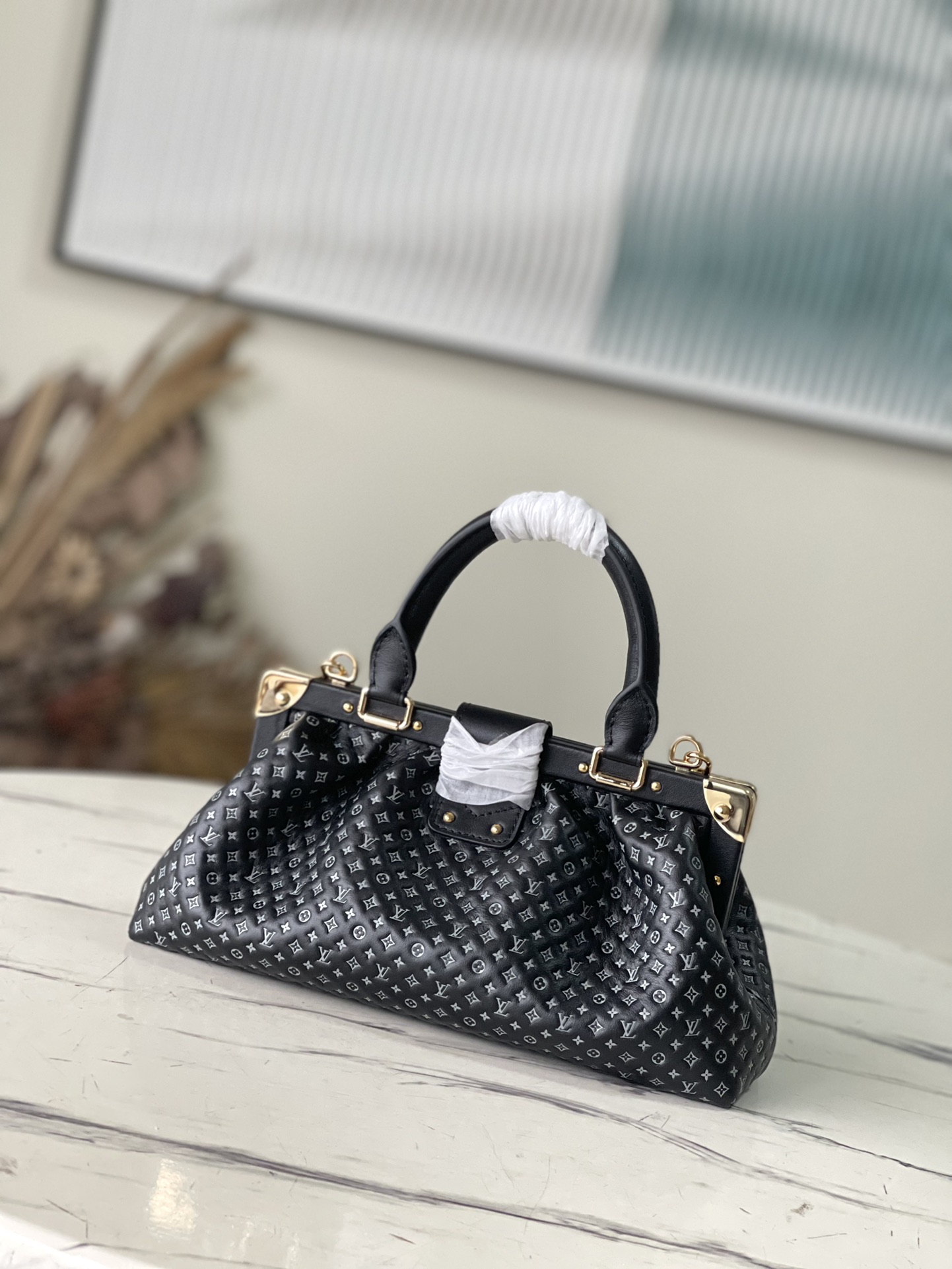 𝐋𝐎𝐔𝐈𝐒 𝐕𝐔𝐈𝐓𝐓𝐎𝐍 M22326