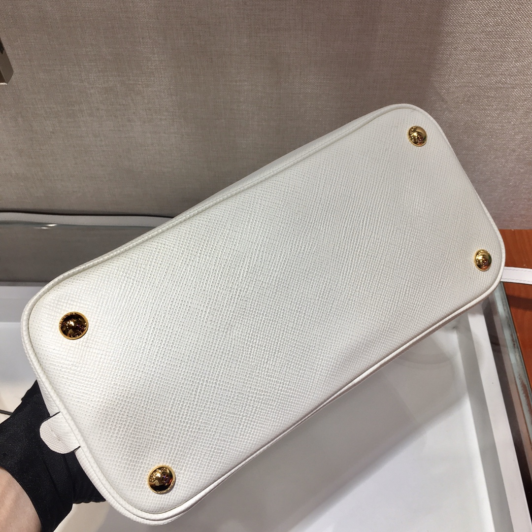 𝐏𝐑𝐀𝐃𝐀 Matinee Handbag 1BA282