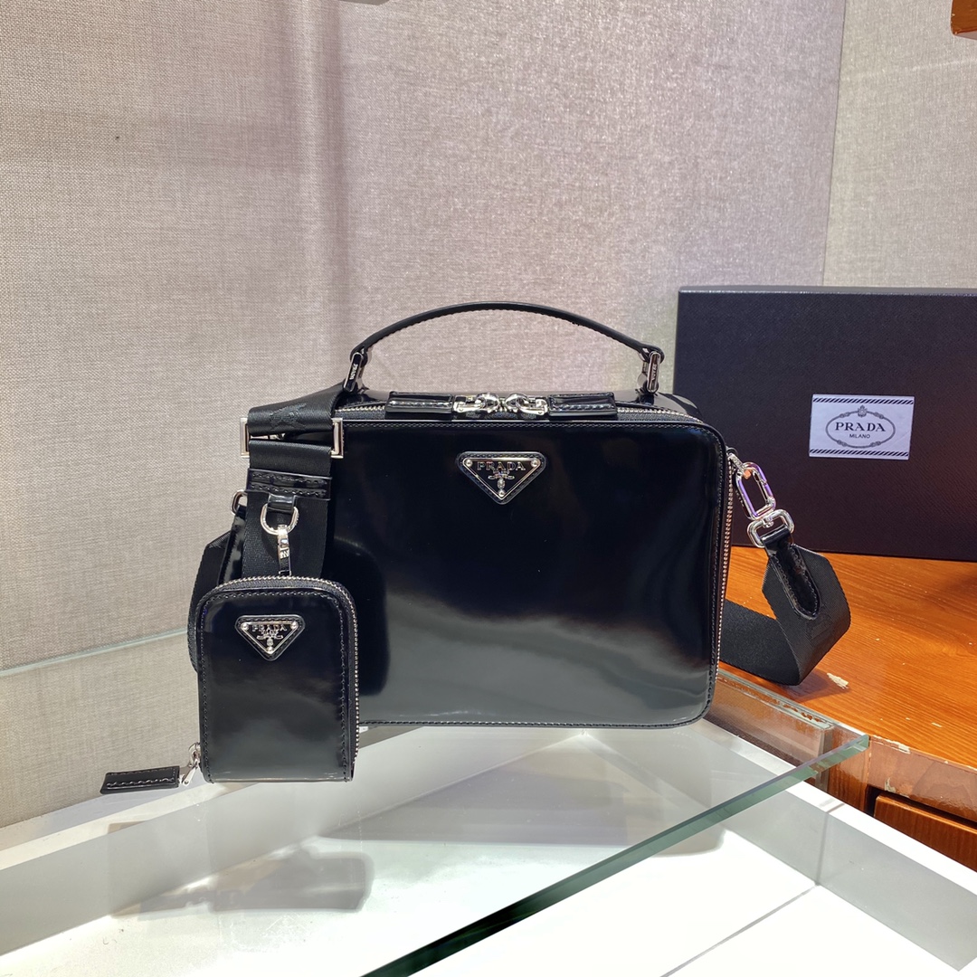 𝐏𝐑𝐀𝐃𝐀 New camera bag 2VH069