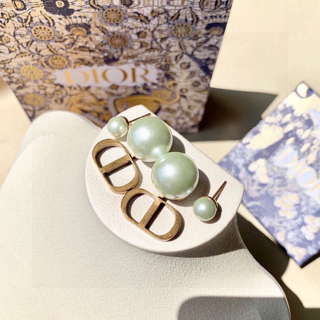 Dior cd letter pearl earrings earrings