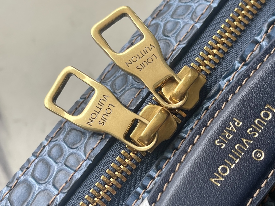 𝐋𝐎𝐔𝐈𝐒 𝐕𝐔𝐈𝐓𝐓𝐎𝐍   M59351