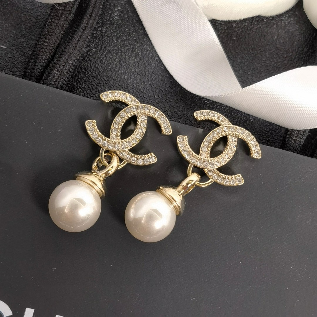 CHANEL🇫🇷Xiaoxiang micro-inlaid crystal diamond tassel water drop crystal diamond pearl letter earrings earrings