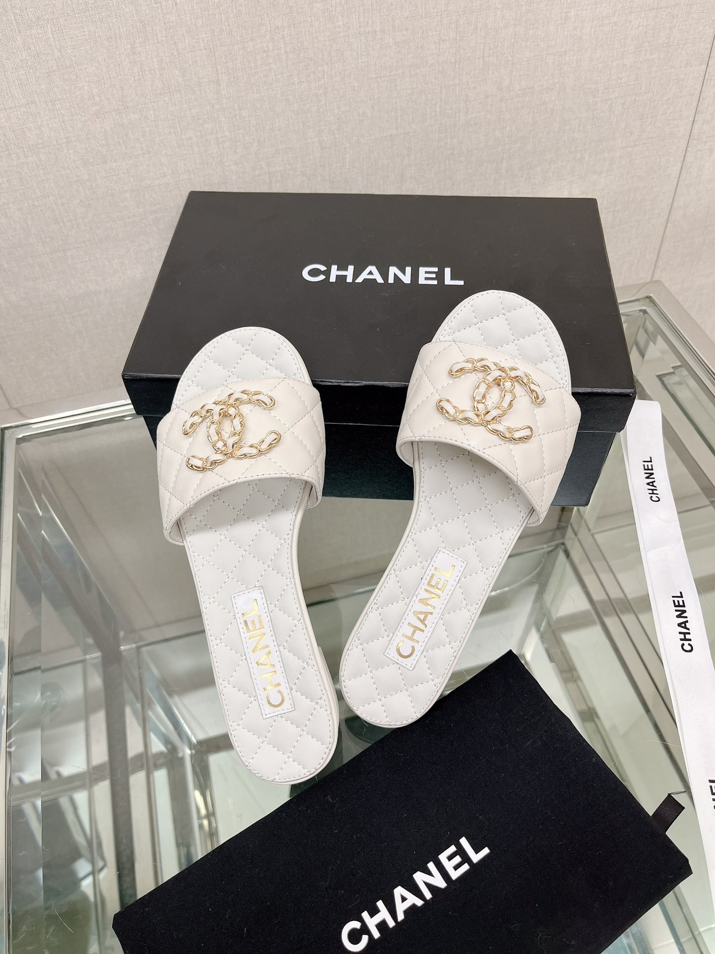 CHANEL 23Ss new diamond check chain double C buckle metal heel slippers sheepskin lining