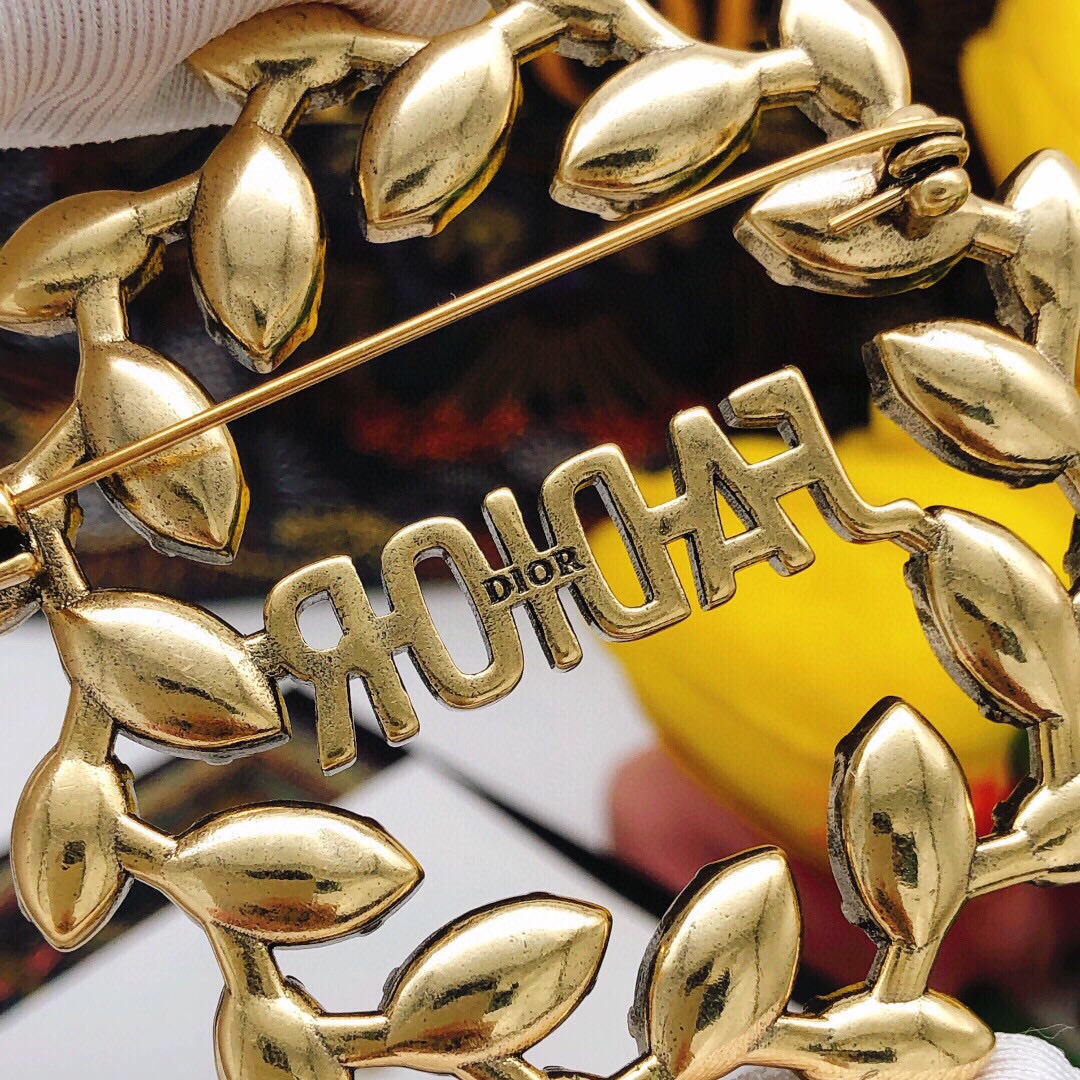 Dior brooch