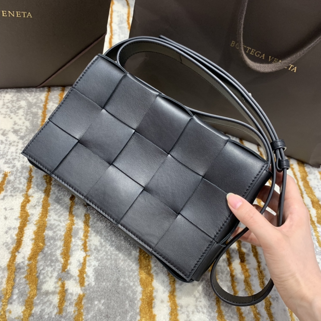 Bottega Veneta  𝘾𝘼𝙎𝙎𝙀𝙏𝙏𝙀 #578004