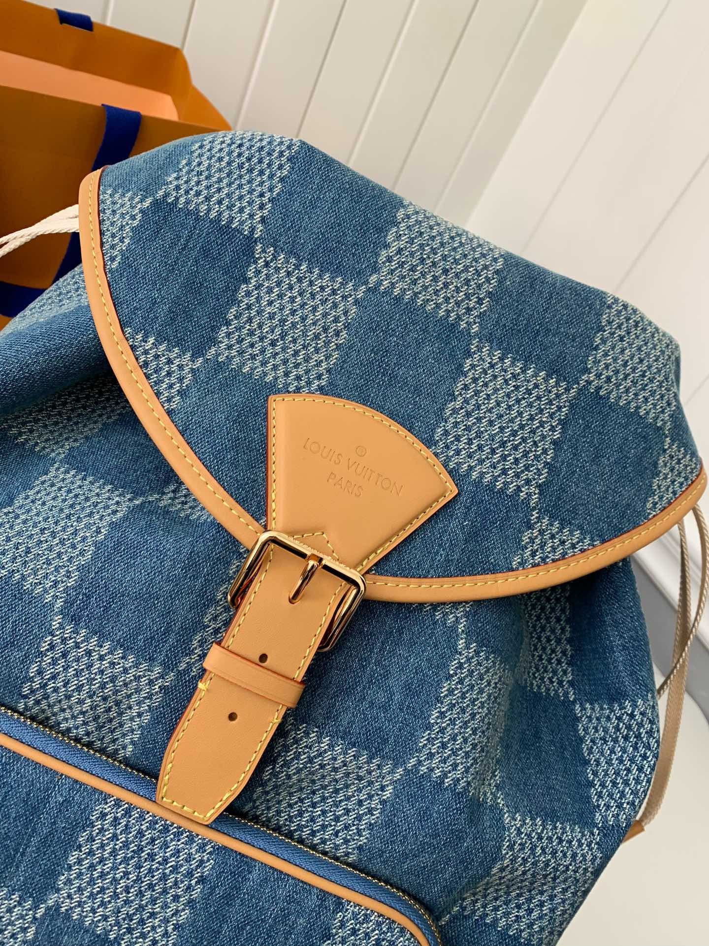 Louis Vuitton Montsouris backpack M40708 Size：32*40*19cm