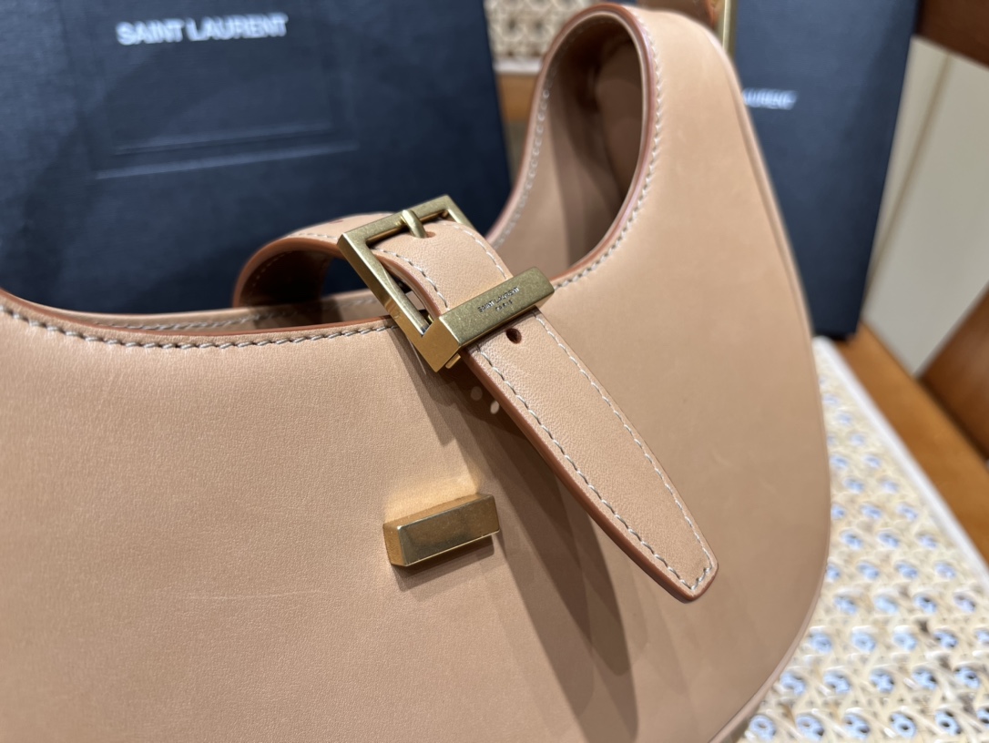 SAINT LAURENT▪️ 𝗟𝗲 𝗙𝗲𝗿𝗺𝗼𝗶𝗿▪️672615 original leather