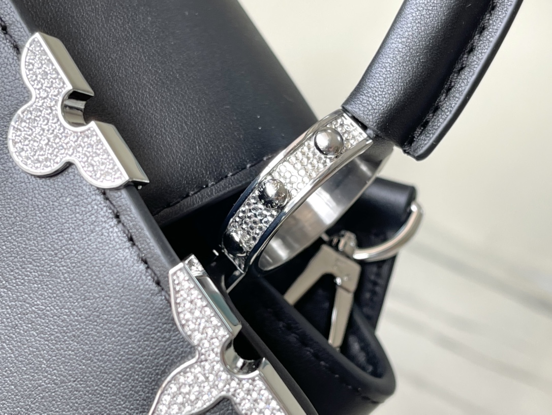 𝐋𝐎𝐔𝐈𝐒 𝐕𝐔𝐈𝐓𝐓𝐎𝐍   M51783