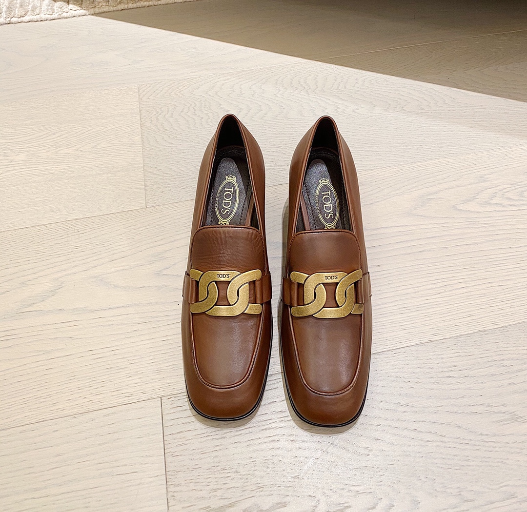 TOD'S 𝙏𝙊𝘿𝙎 2020 autumn and winter new coarse heel twist buckle Le Fu shoes ✔️ coarse heel also arranged on