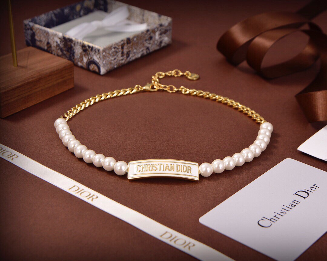 Dior necklace