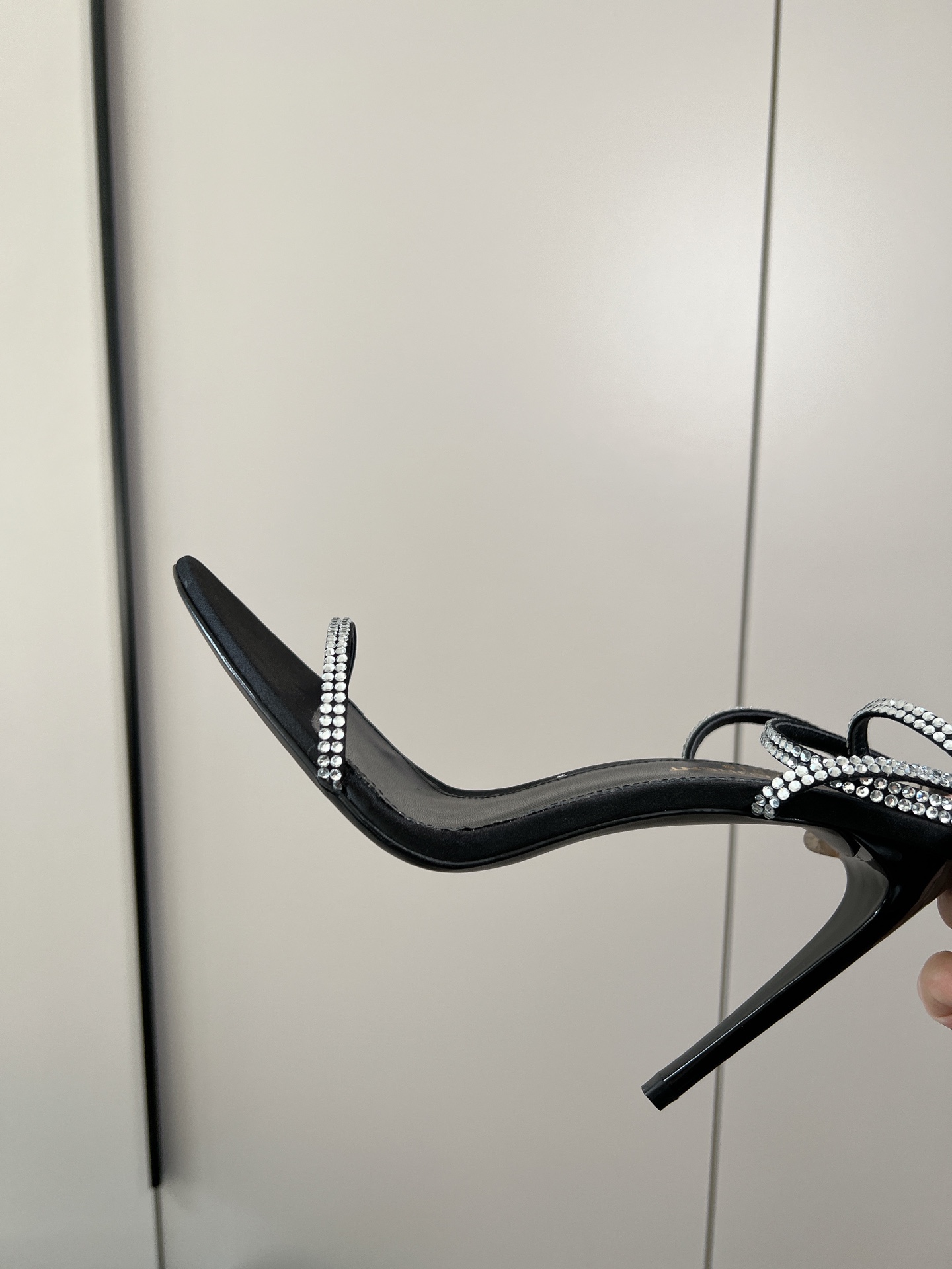 𝙎𝙖𝙞𝙣𝙩 𝙇𝙖𝙪𝙧𝙚𝙣𝙩 | 𝟐𝟎𝟐𝟐/𝐒𝐒 𝐧𝐞𝐰 YSL｜Saint Laurent new rhinestone buckle sandals snakeskin grain cowhide