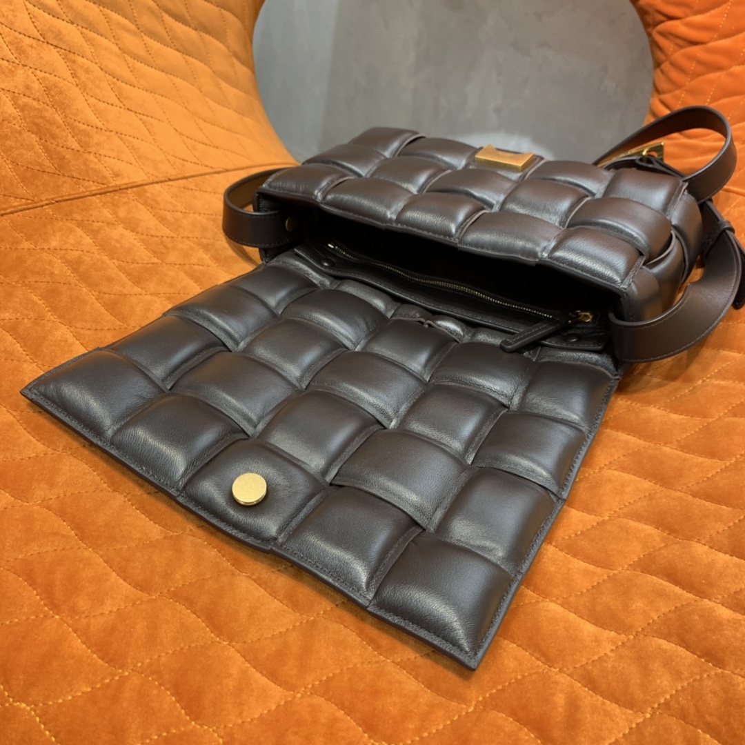 Bottega Veneta  PADDED  CASSETTE #591970