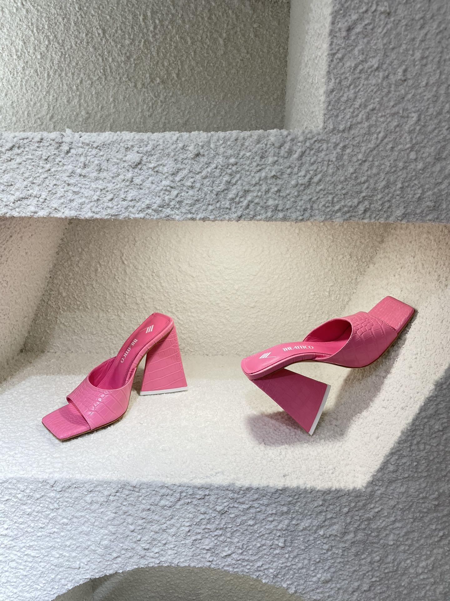 THE ATTICO | 𝟐𝟎𝟐𝟏/𝐒𝐒 𝐧𝐞𝐰 The attico triangle heel sandals lined with sheepskin leather genuine leather outsole