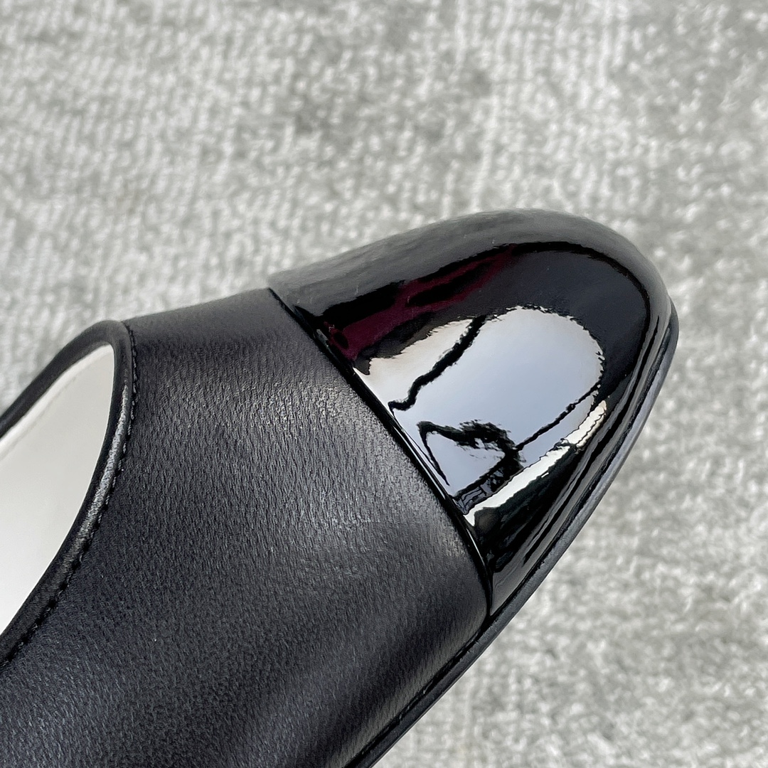 CHANEL 22 years of the latest models of a unique temperament of a ballet shoe zinc alloy half-ring iron ring design