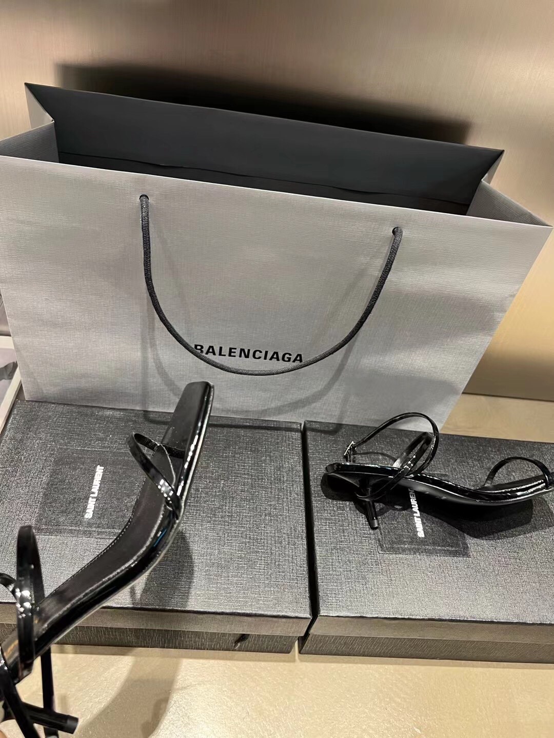 𝙎𝙖𝙞𝙣𝙩 𝙇𝙖𝙪𝙧𝙚𝙣𝙩 | 𝟐𝟎𝟐𝟐/𝐒𝐒 𝐧𝐞𝐰 YSL｜New Roman sandals crystal sheepskin