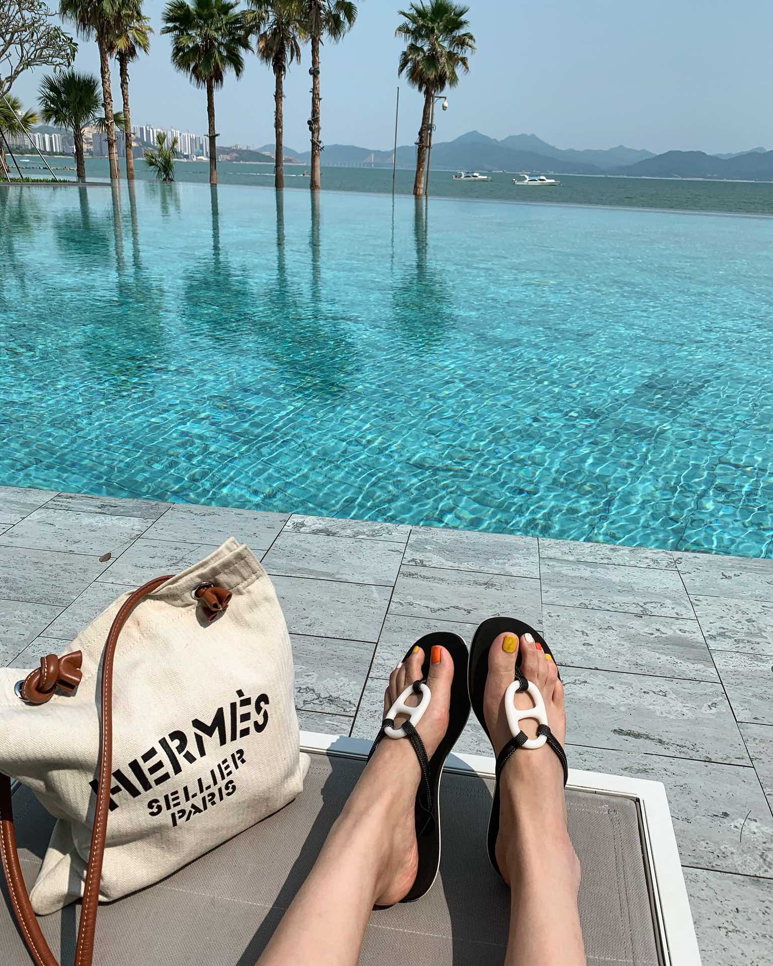 Hermes holiday series 🌈🏝🌤 pig nose flip flops sandals