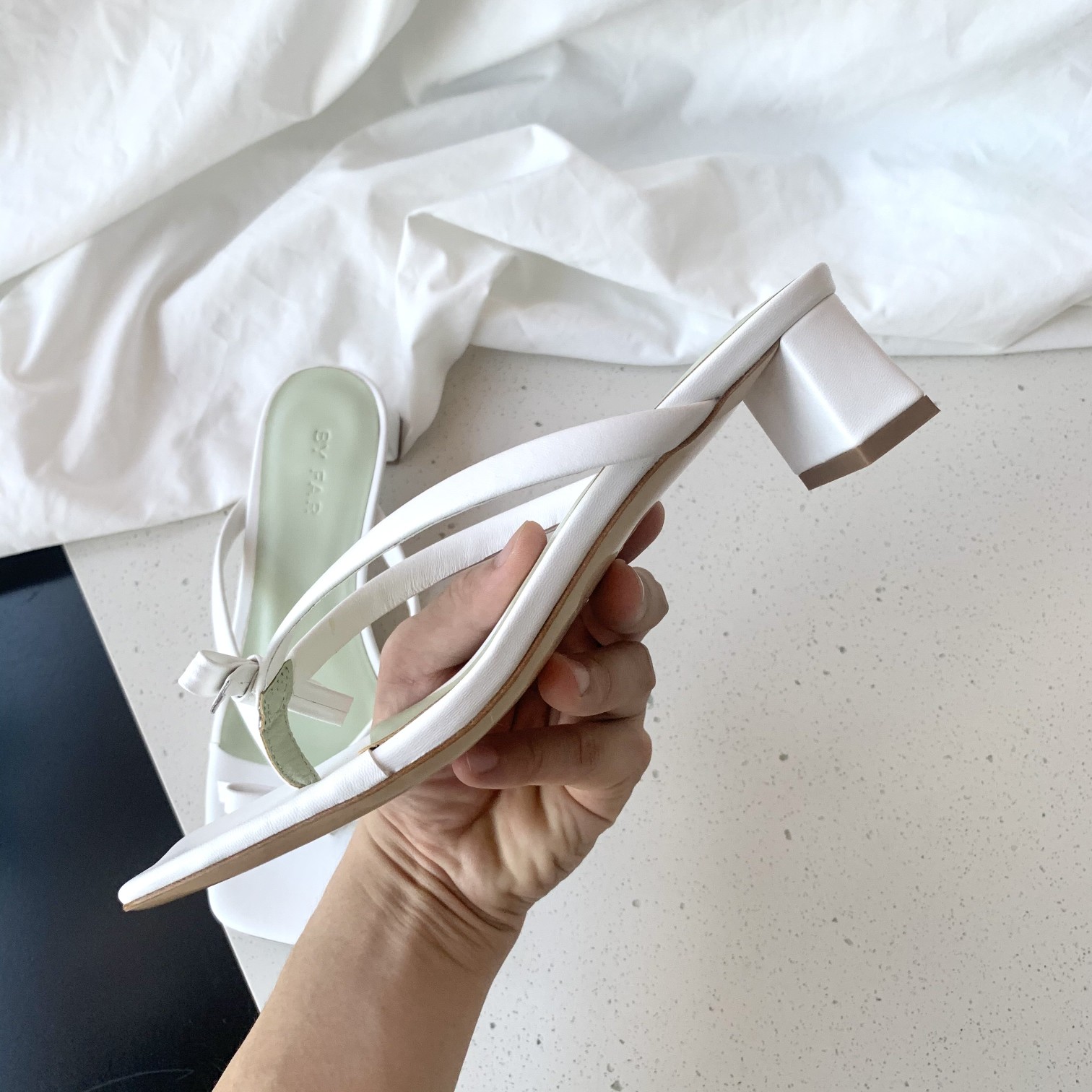 BY FAR | 𝟐𝟎𝟐𝟏/𝐒𝐒 𝐧𝐞𝐰 BY FAR21 spring and summer square-toed flip flops A series of super summer colors