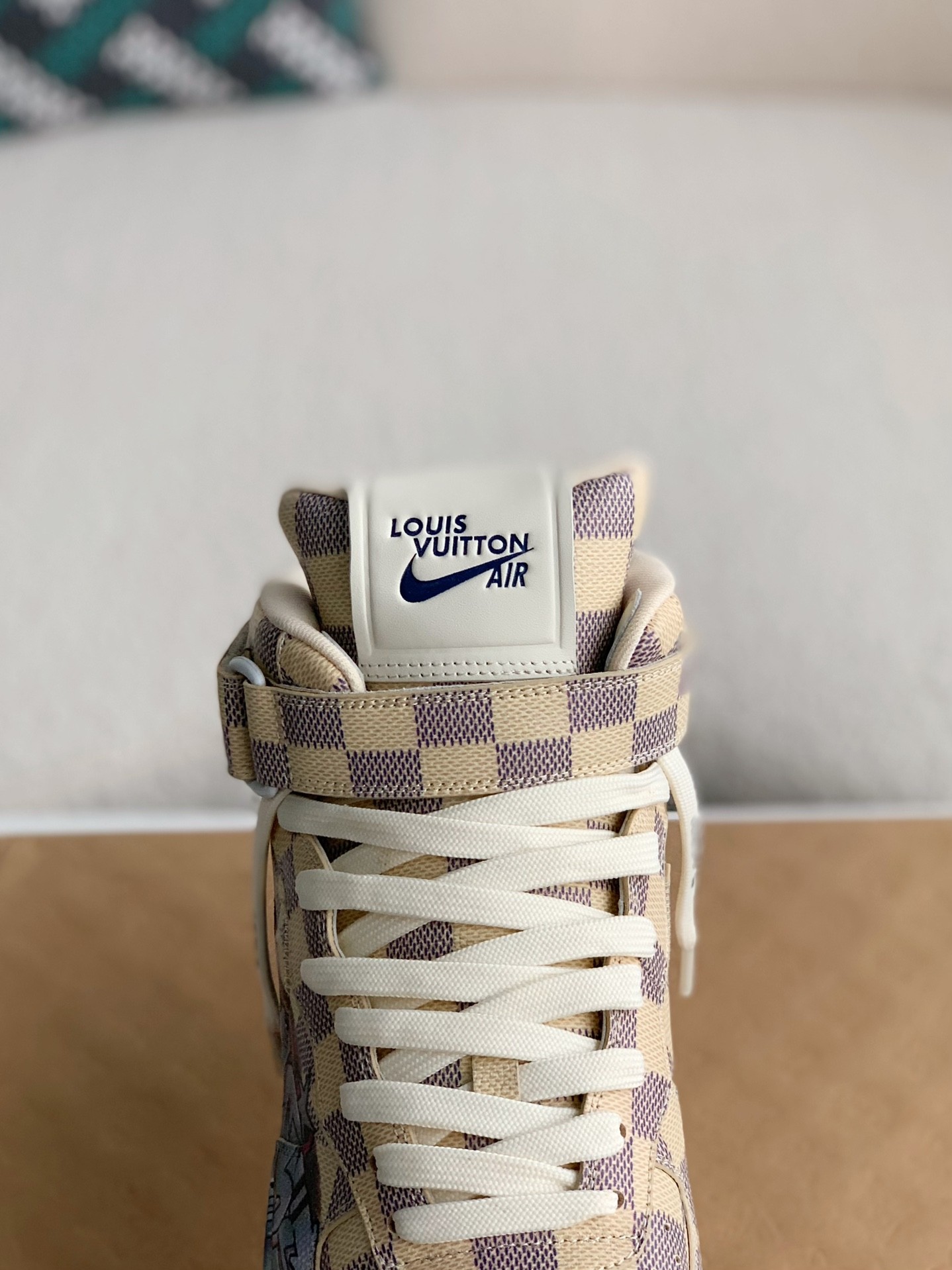 LOUIS VUITTON X NIKE AIR FORCE 1 high Sneaker