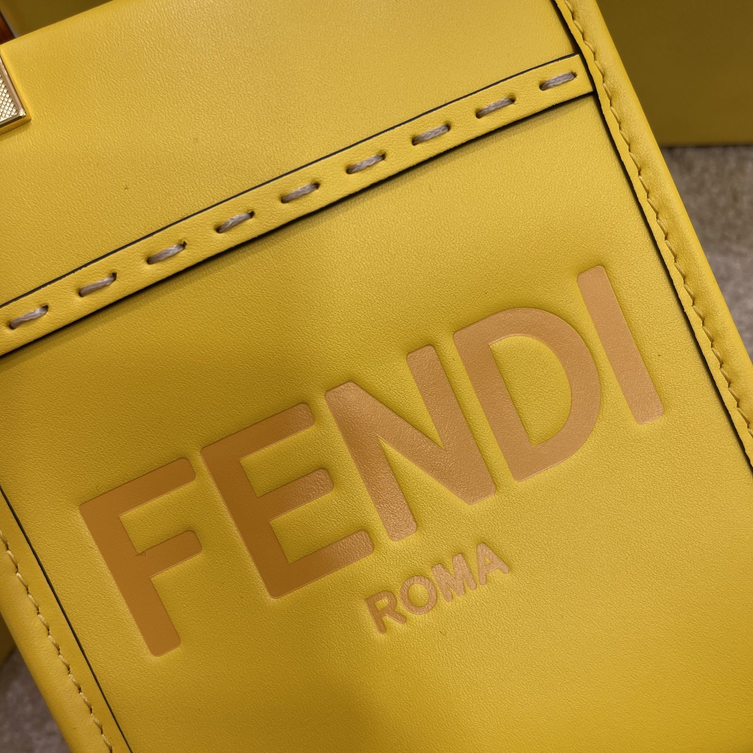 FENDI Logo embossed tortoiseshell portable crossbody cute