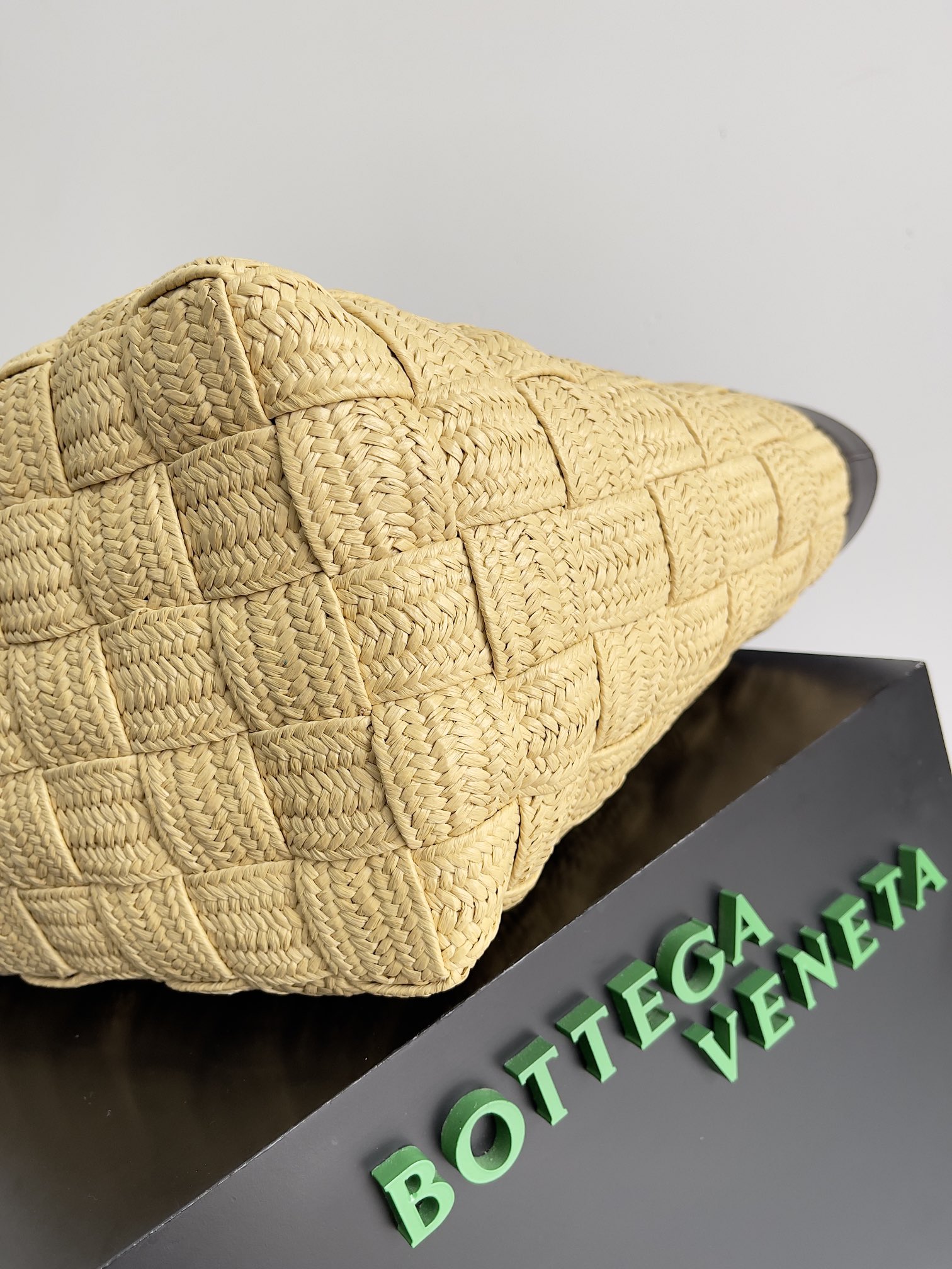 Bottega Veneta Straw Torte #730874