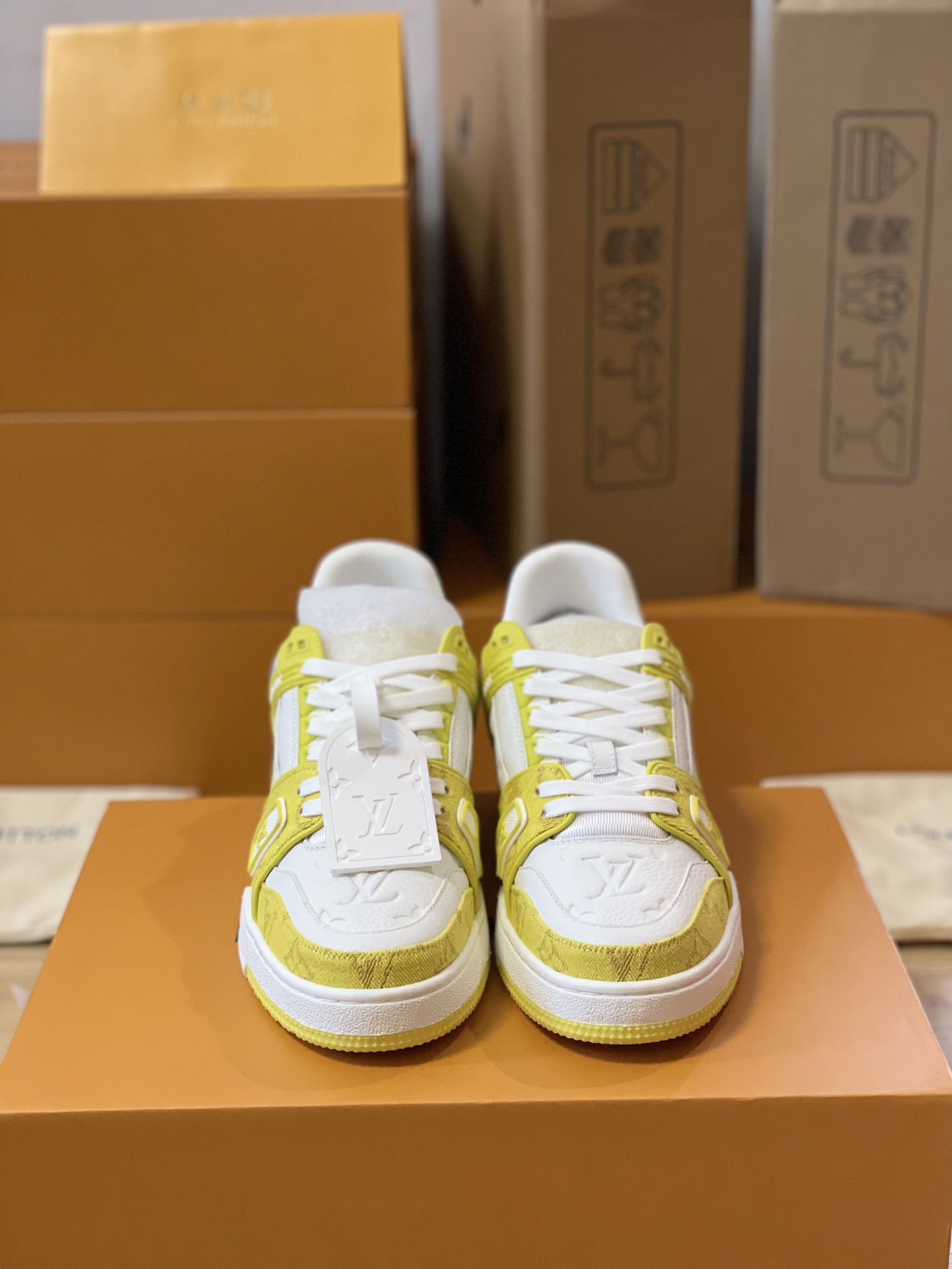 Louis Vuitton Trainer Couples Style 1A8FN8